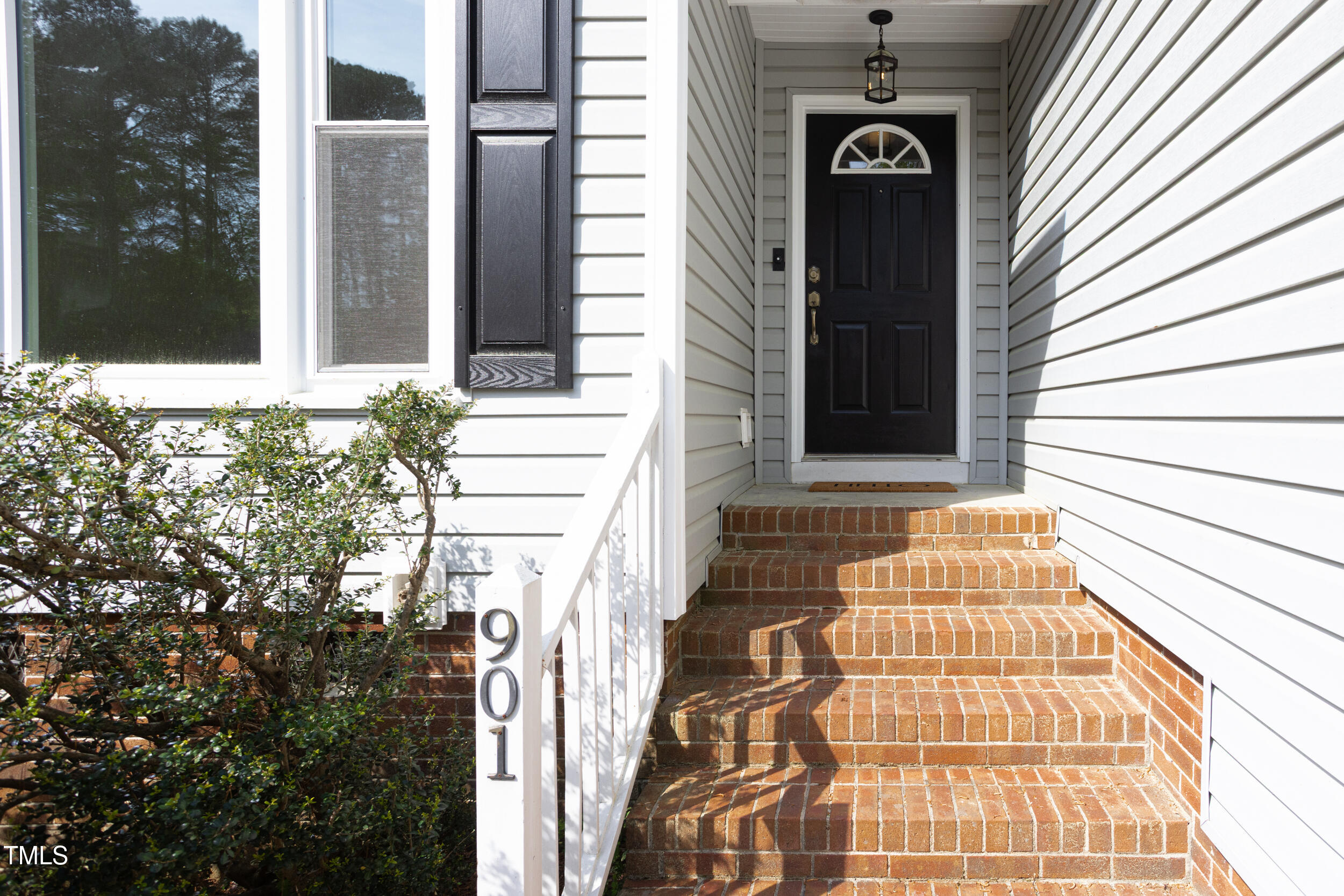 901 Clifford Drive