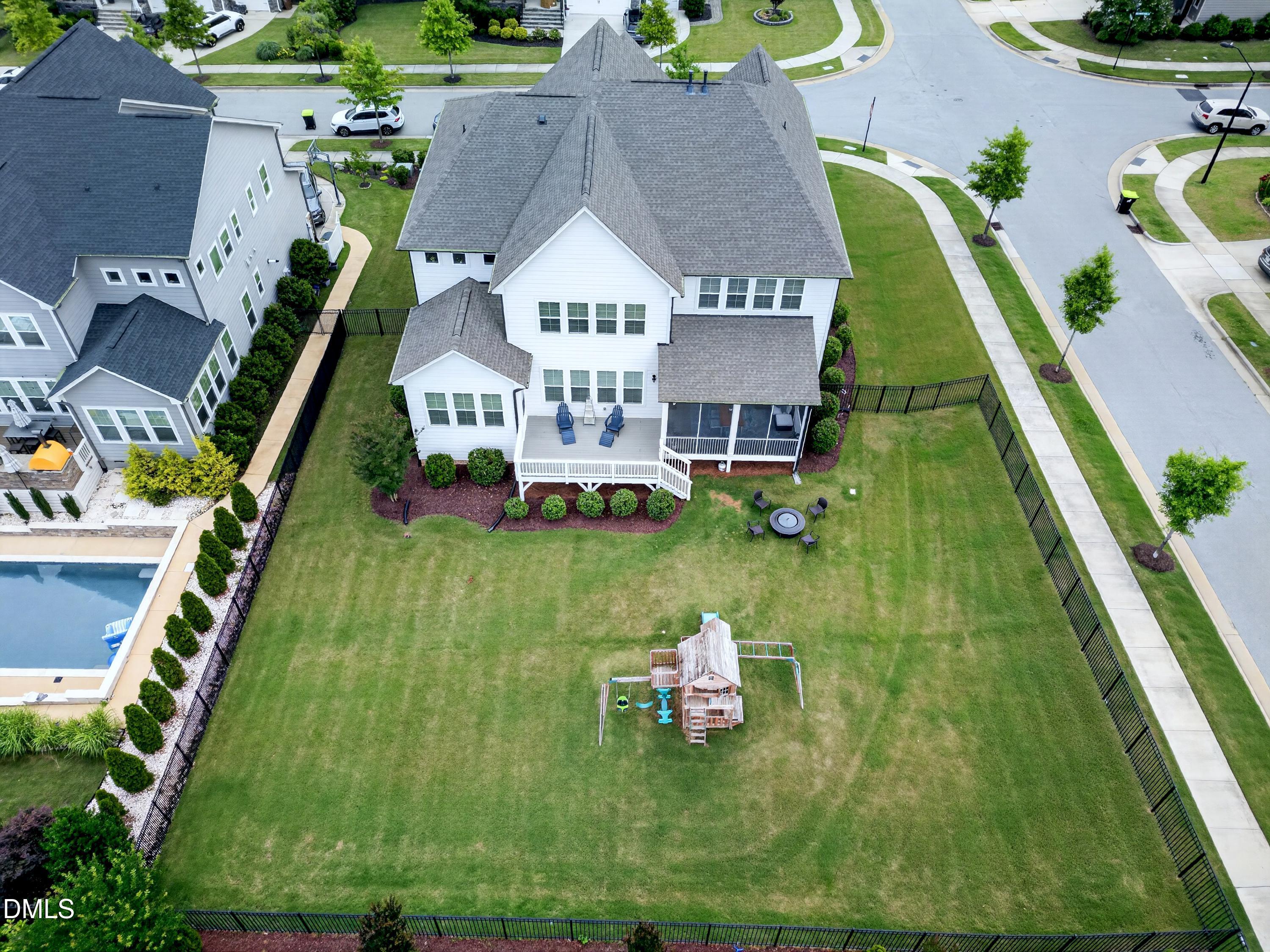 200 Lofty Oak Lane