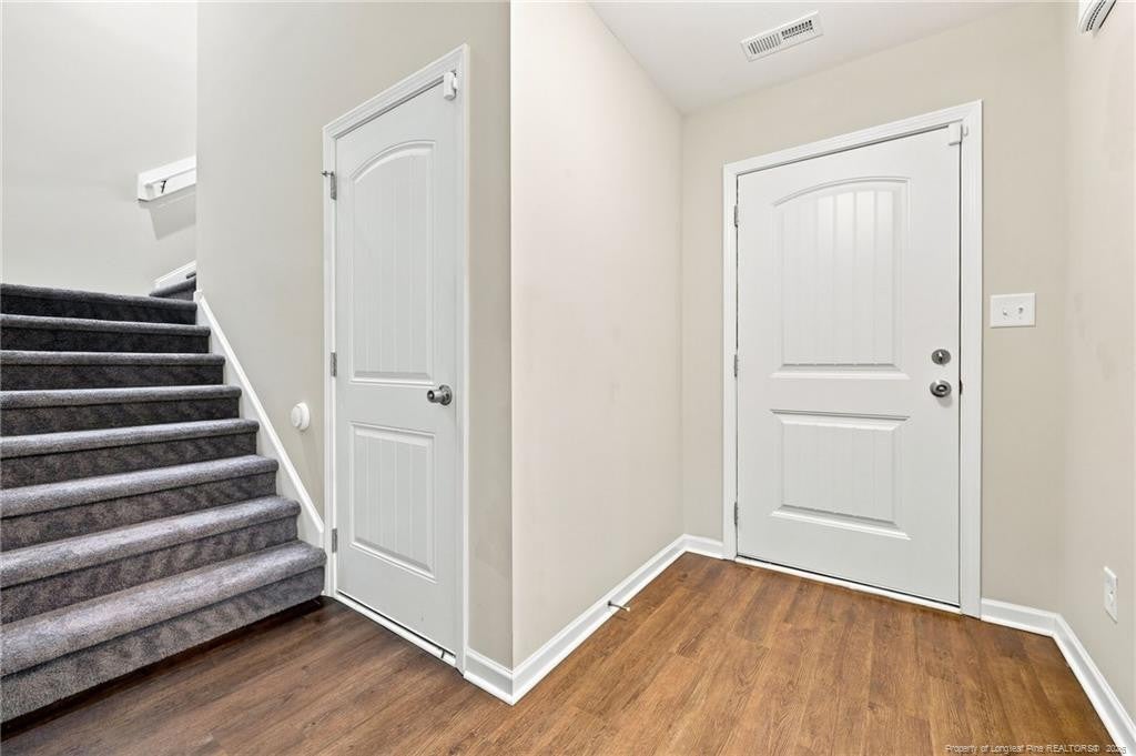 126 St James Way