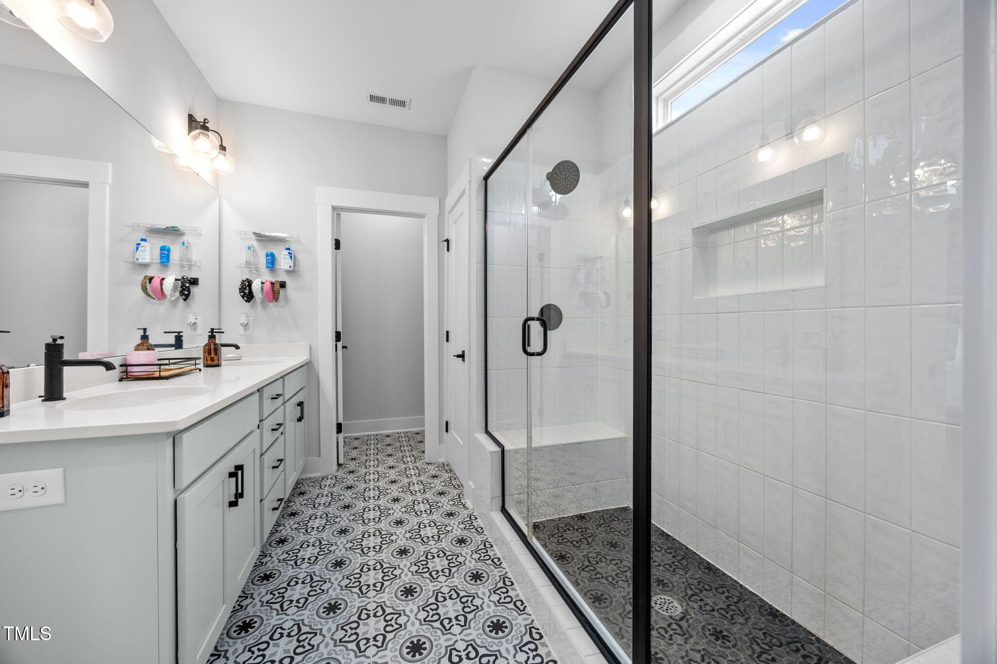 520 Roycroft Drive