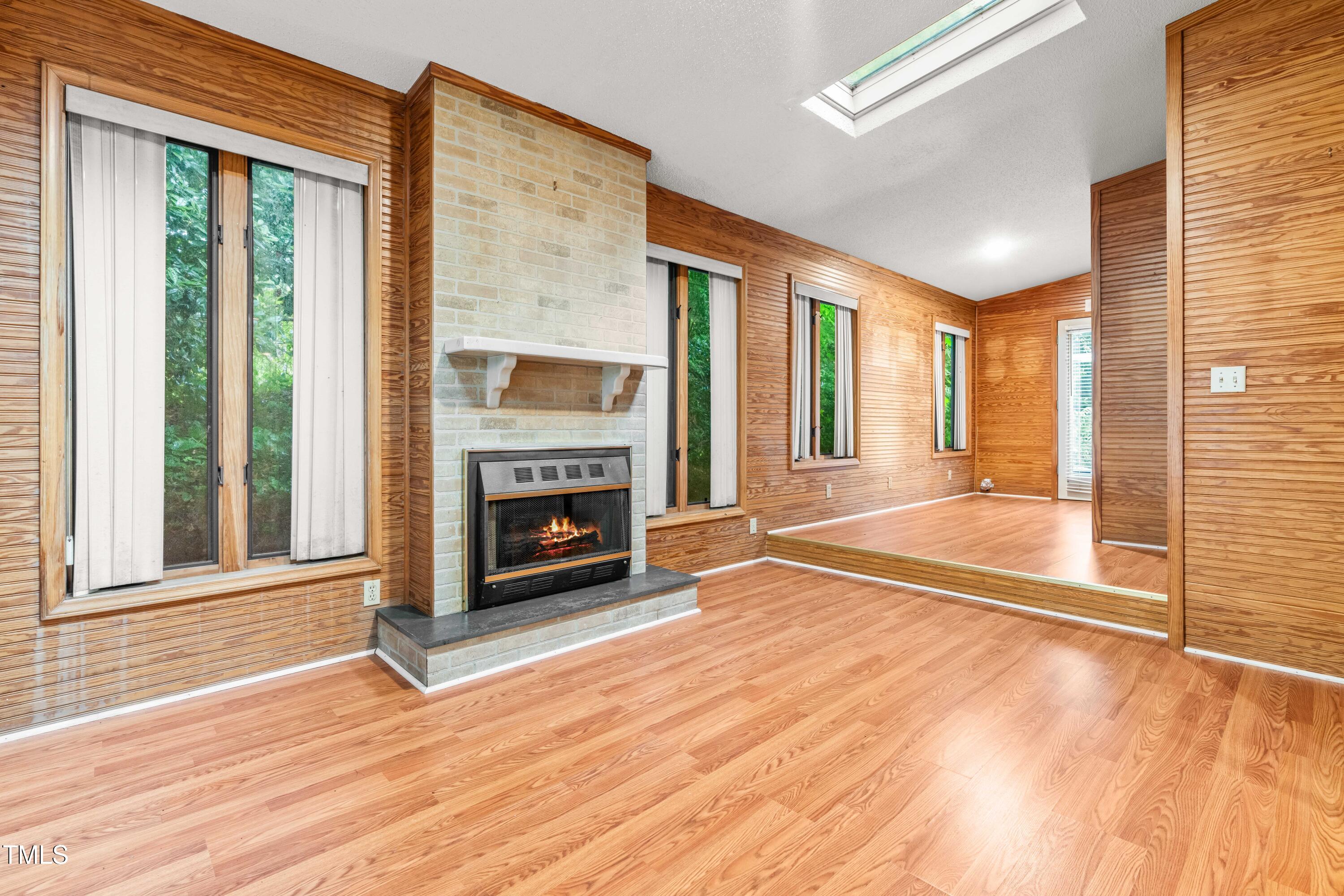 407 W Sixth Street