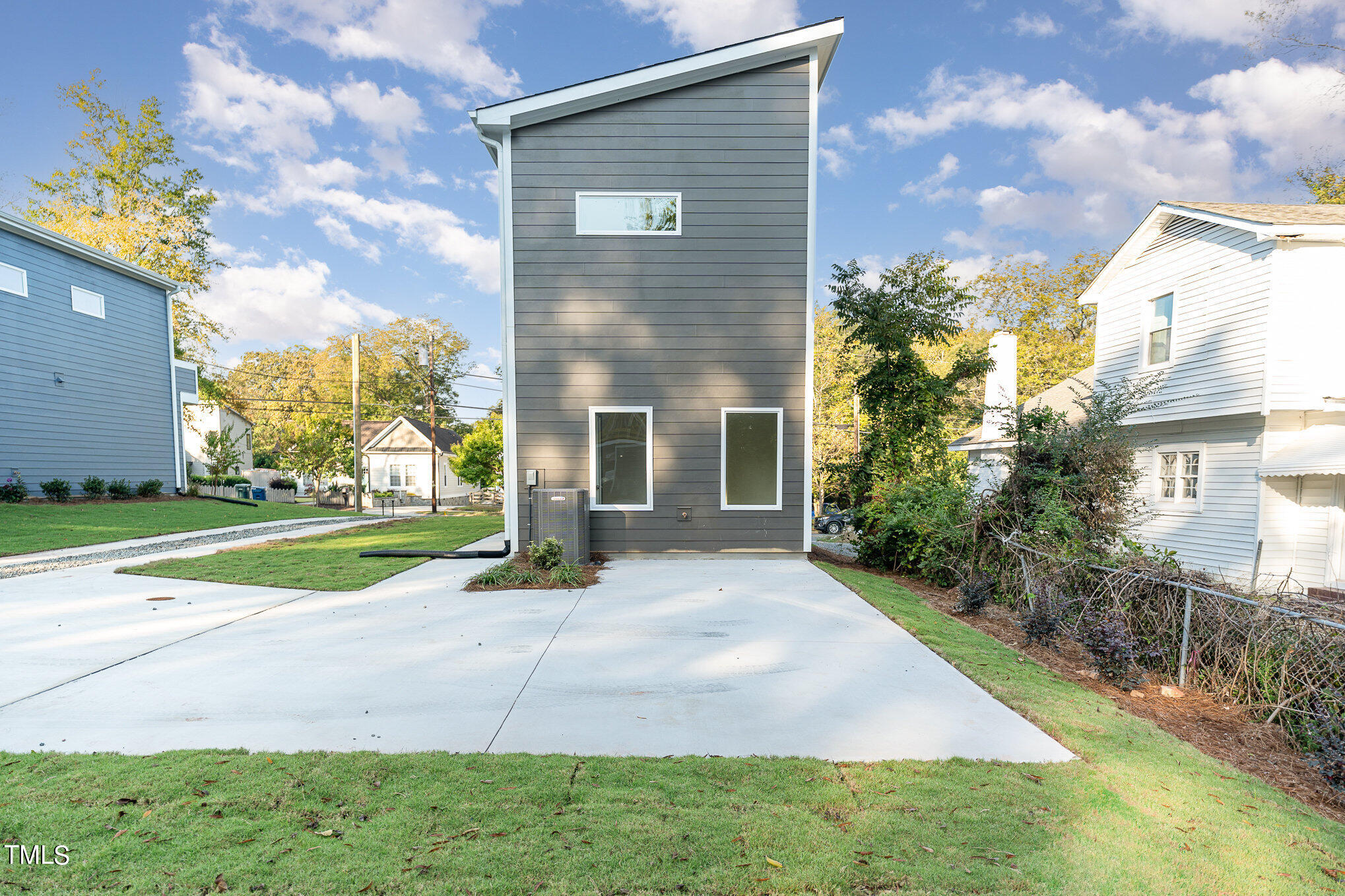 112 N Guthrie Avenue C