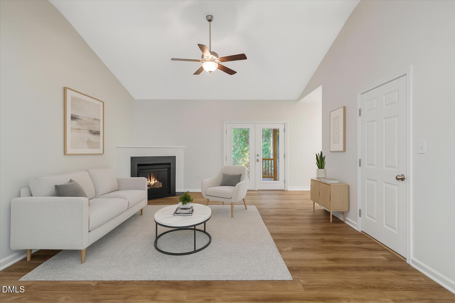 1220 E Middleton Drive E