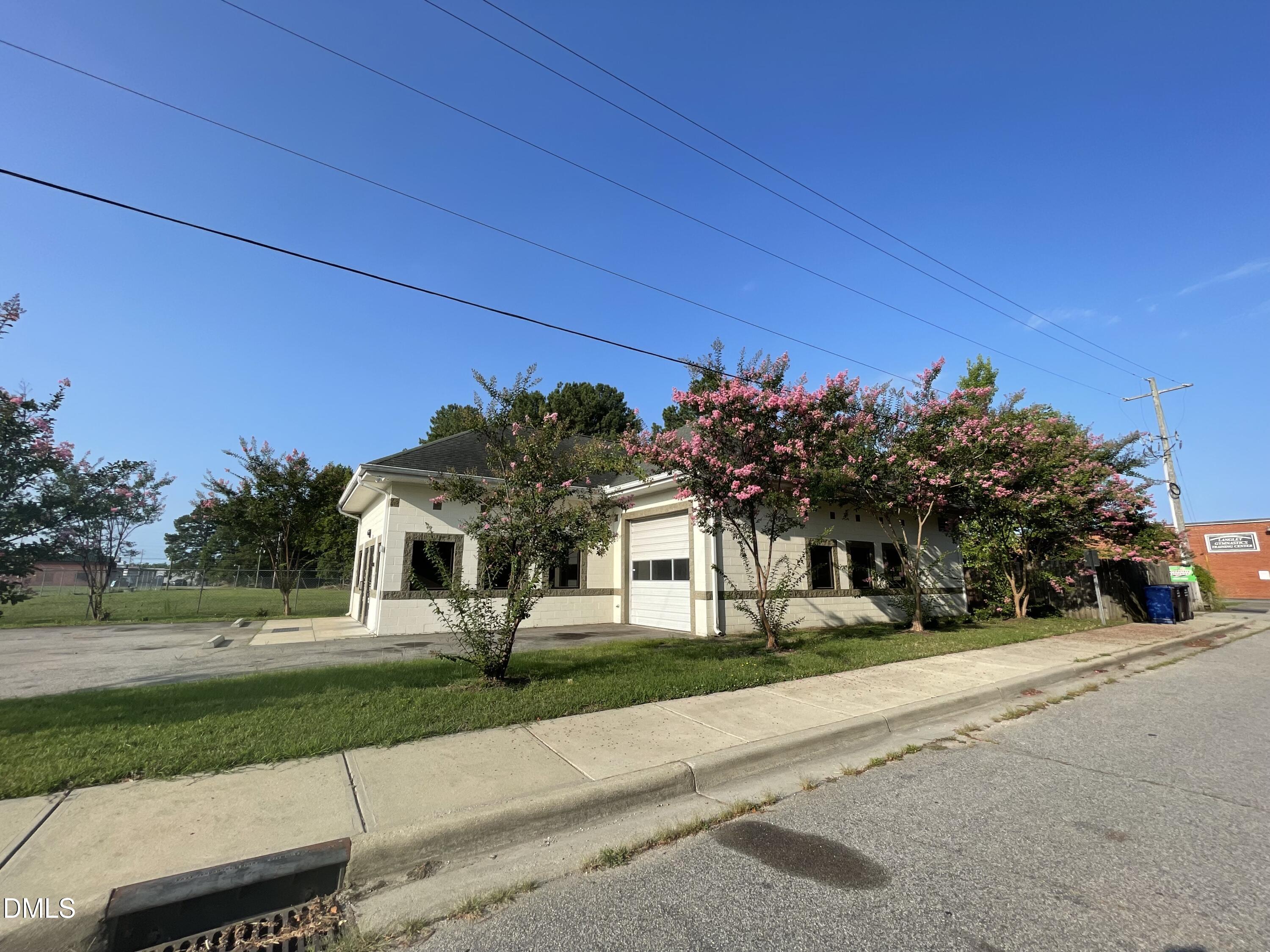 129 W Cutts Street W