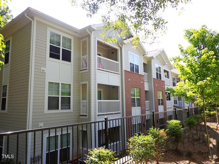 3722 Burt Drive 201