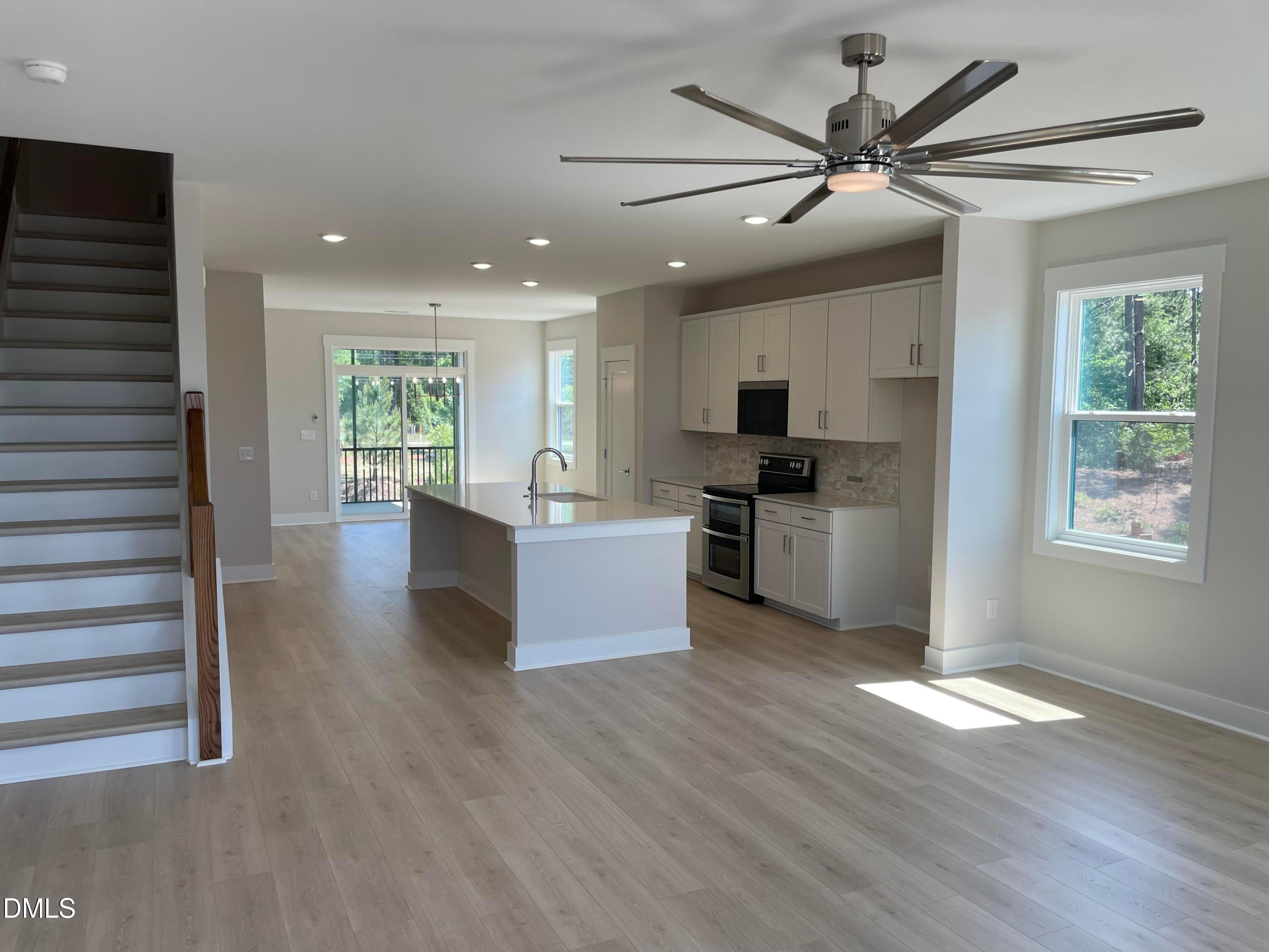 800 Portia Way