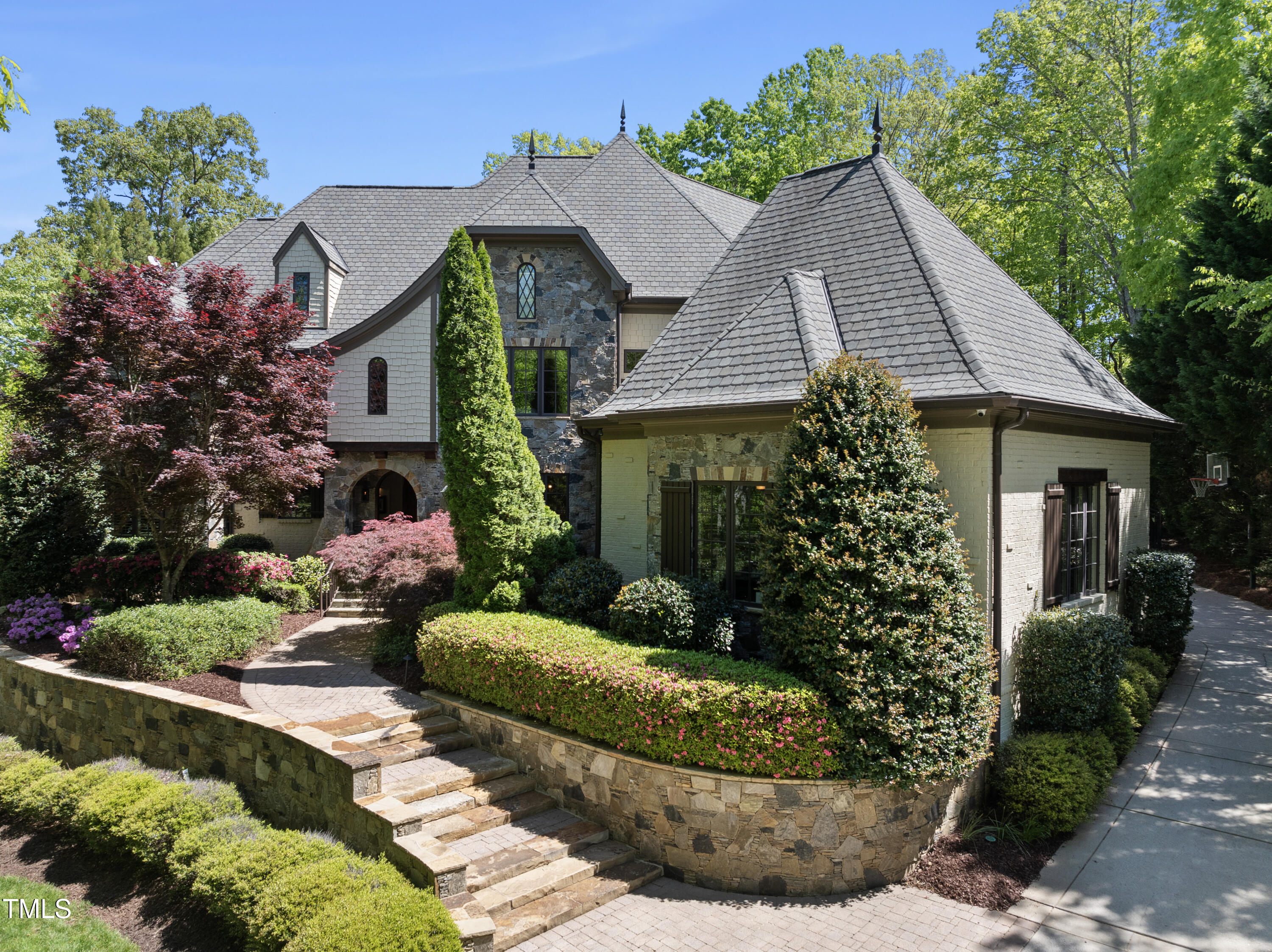 1009 Linenhall Way