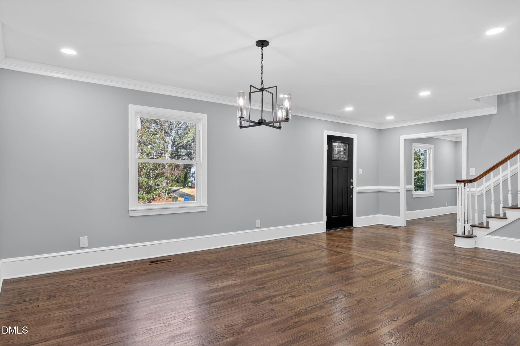 1112 Lakeside Drive NW