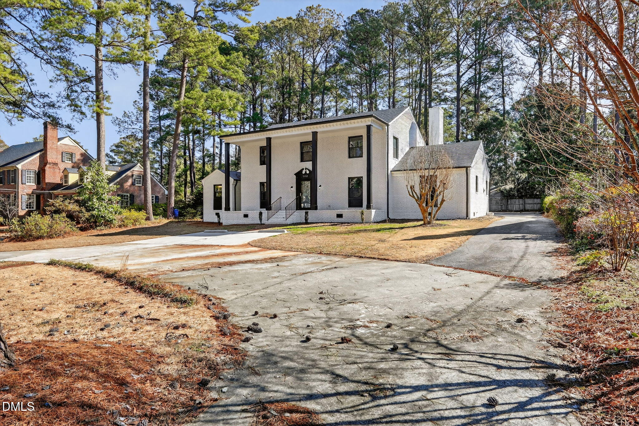 1112 Lakeside Drive NW