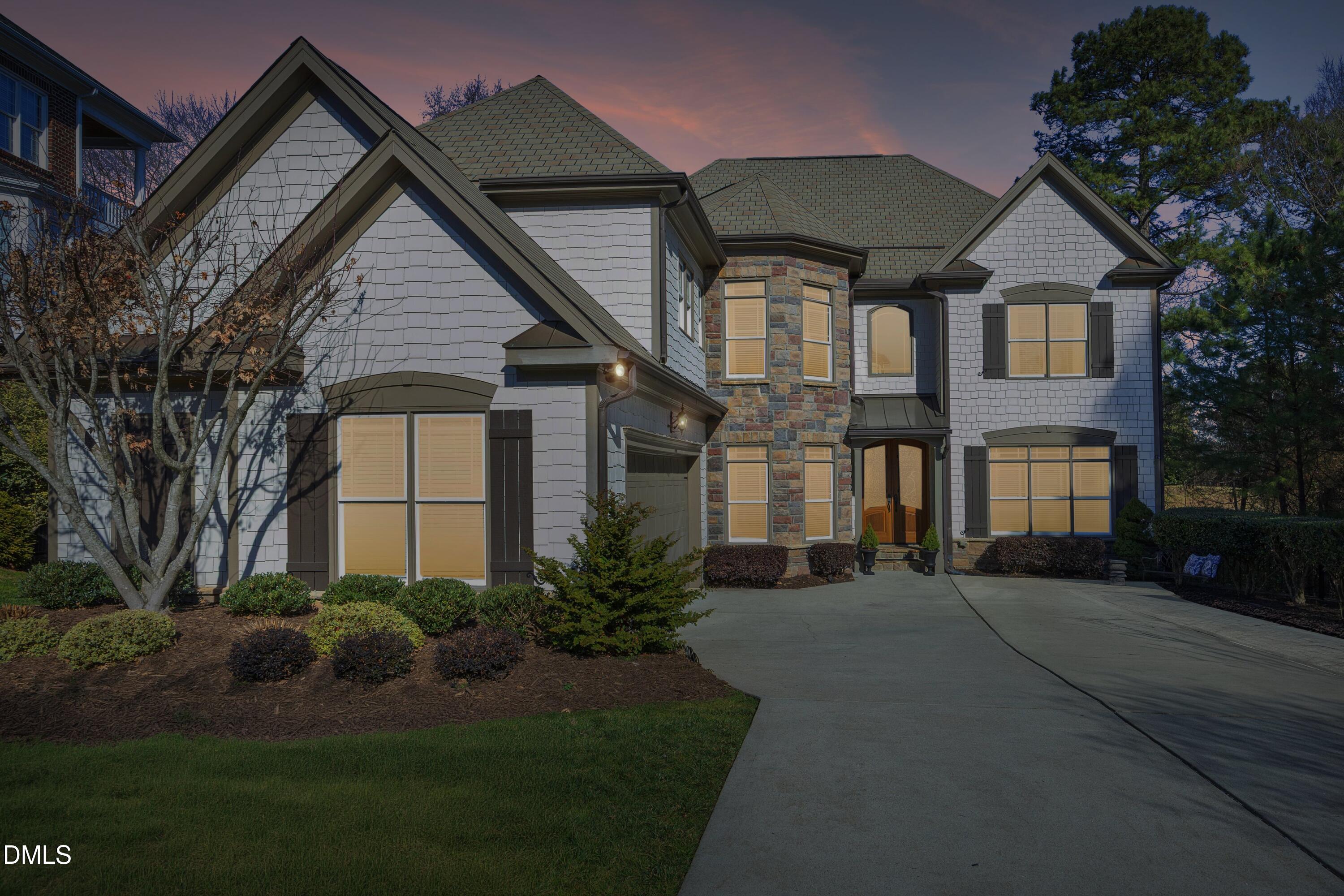 2705 Peachleaf Street