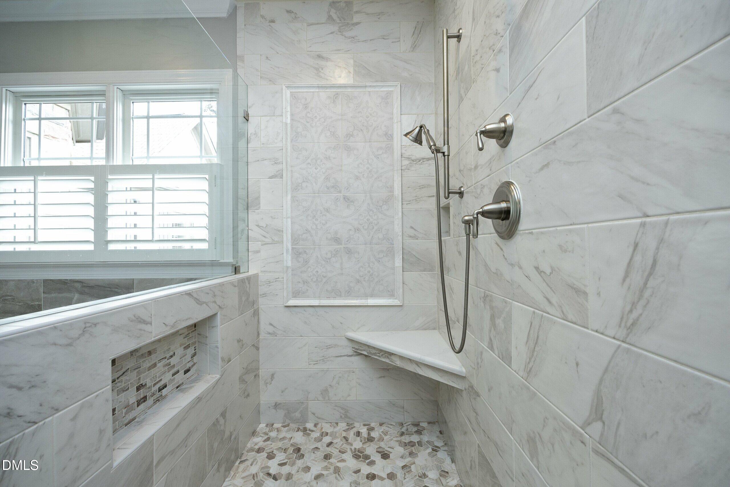 2705 Peachleaf Street