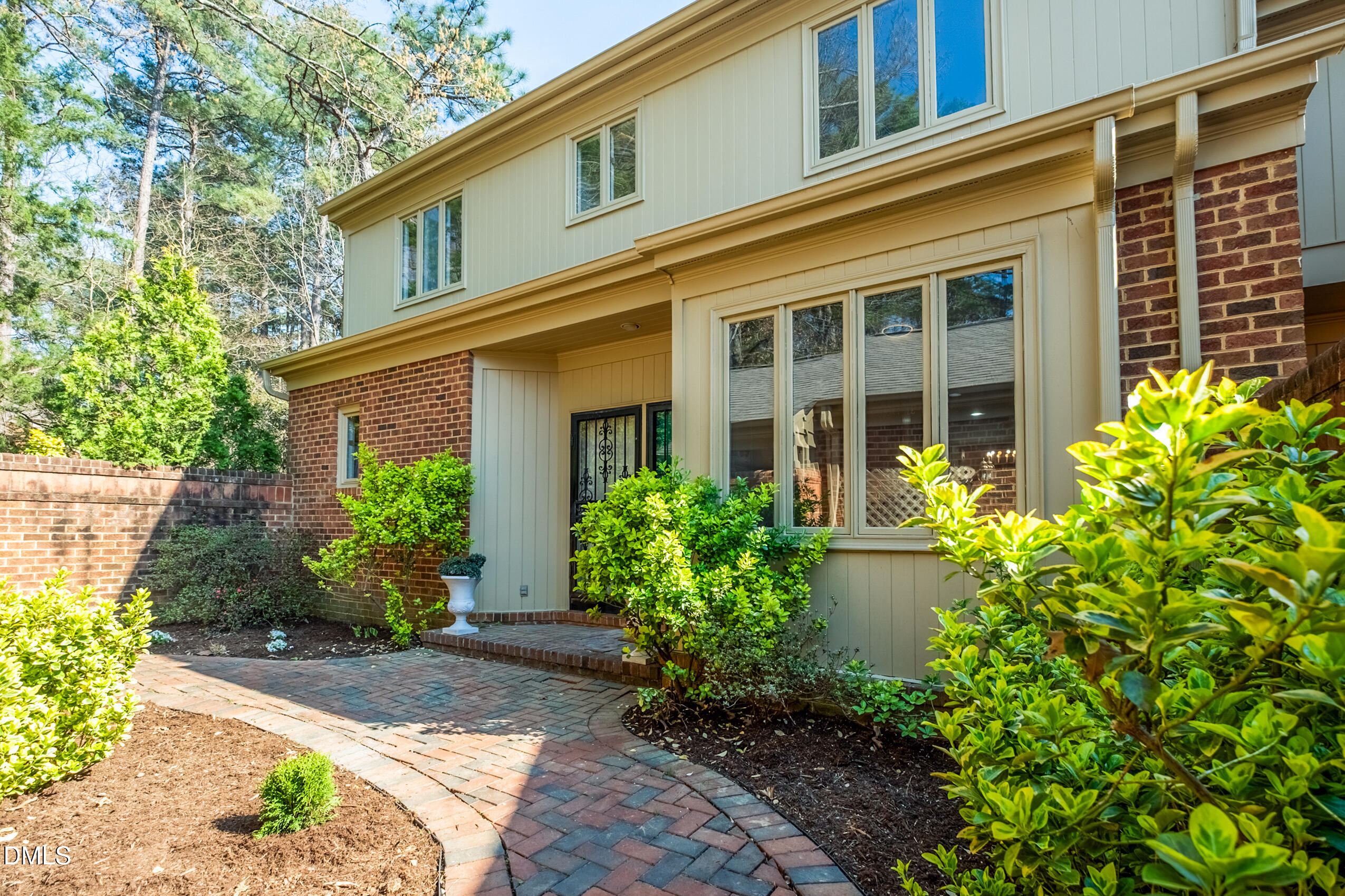 10 Innisfree Drive