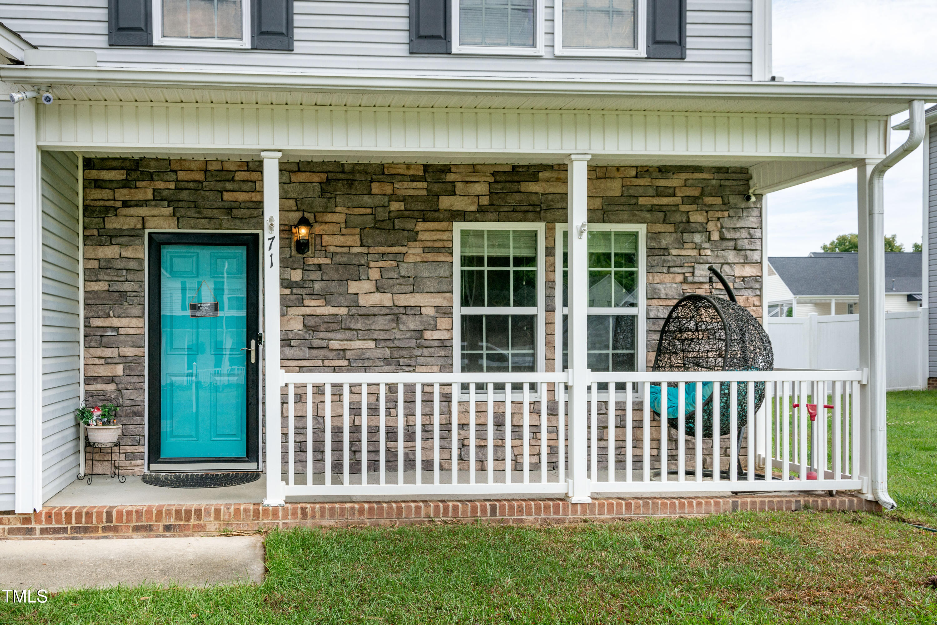 71 Hunters Way