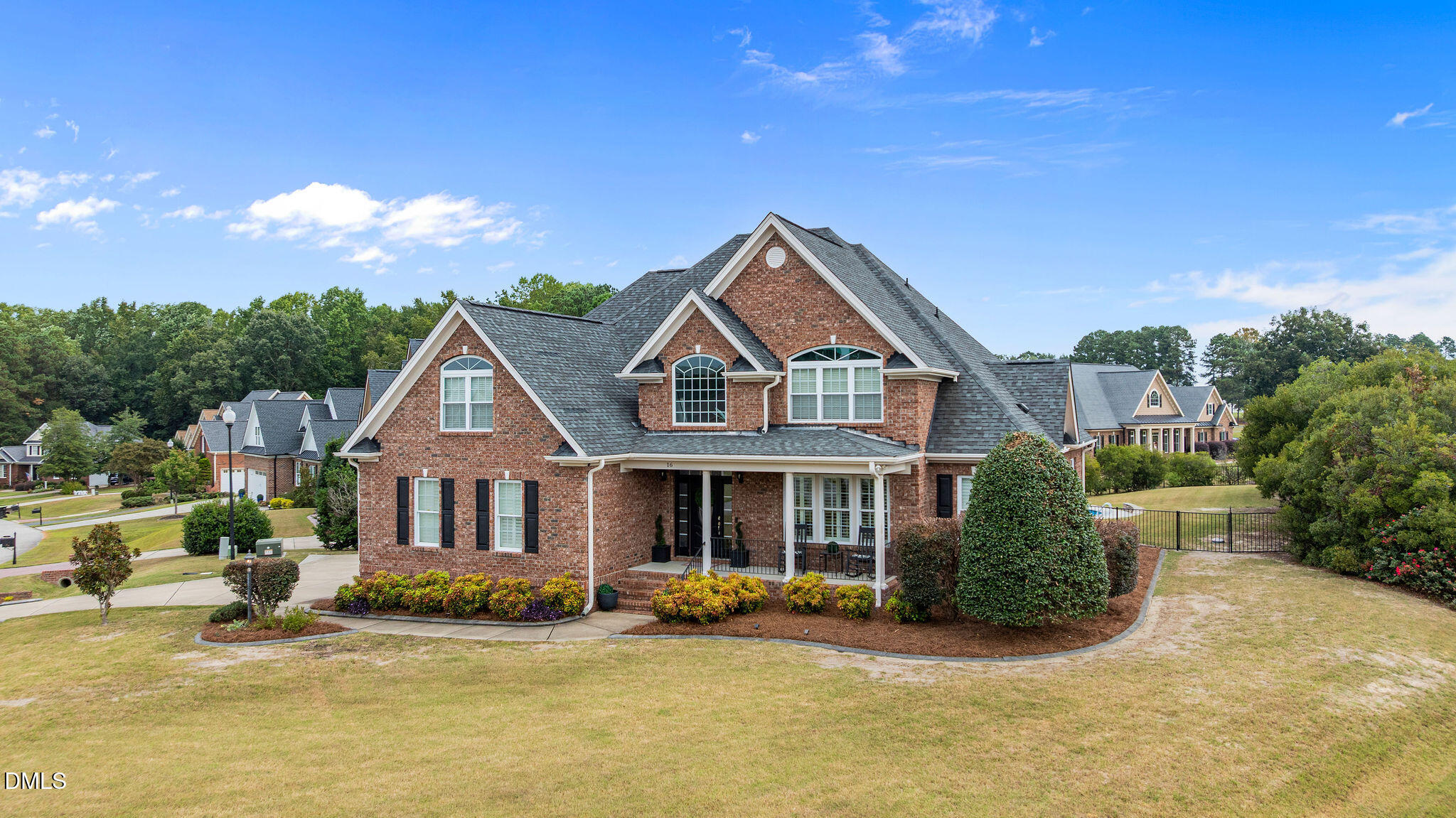 16 Tudor Way