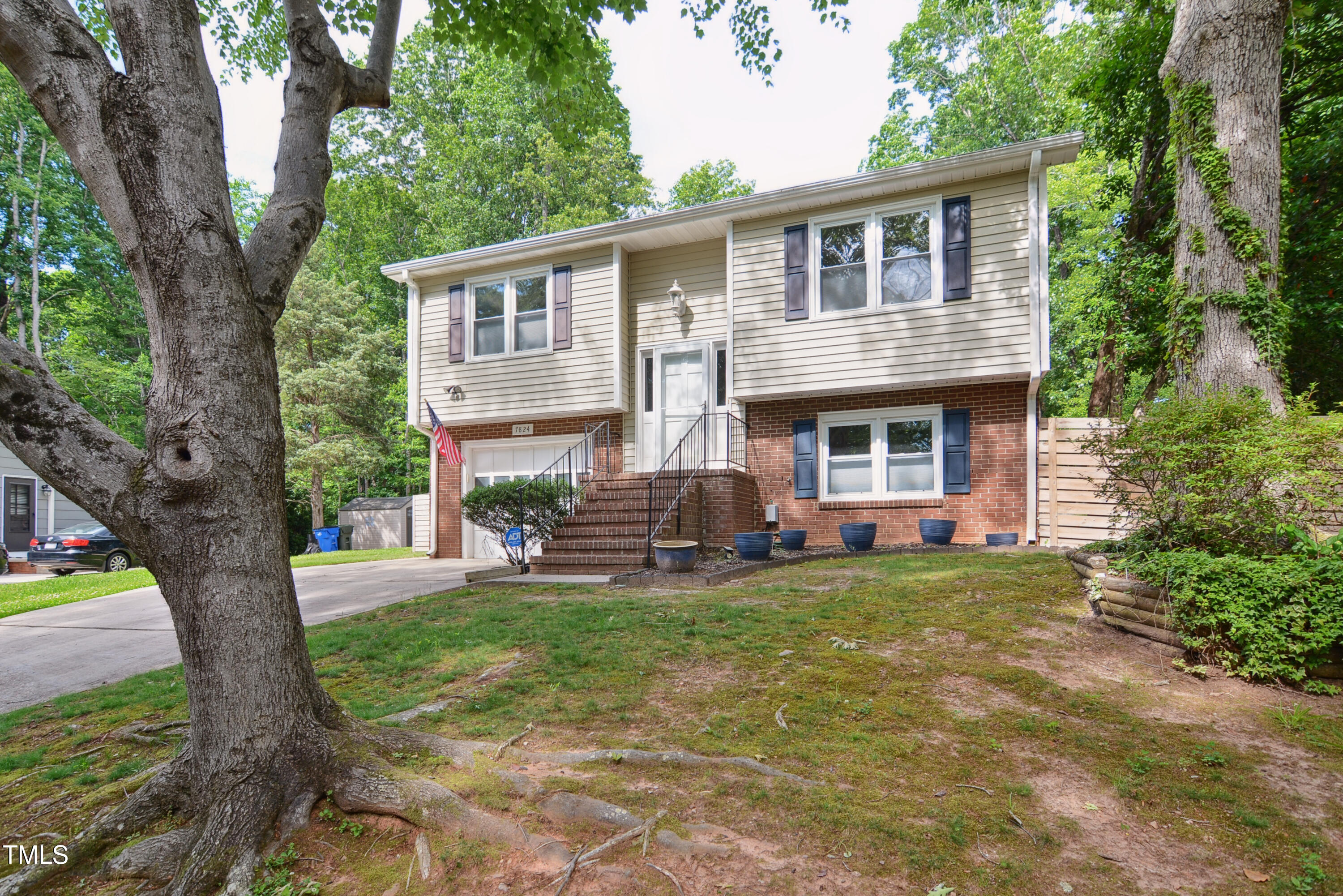 7824 Hemlock Court