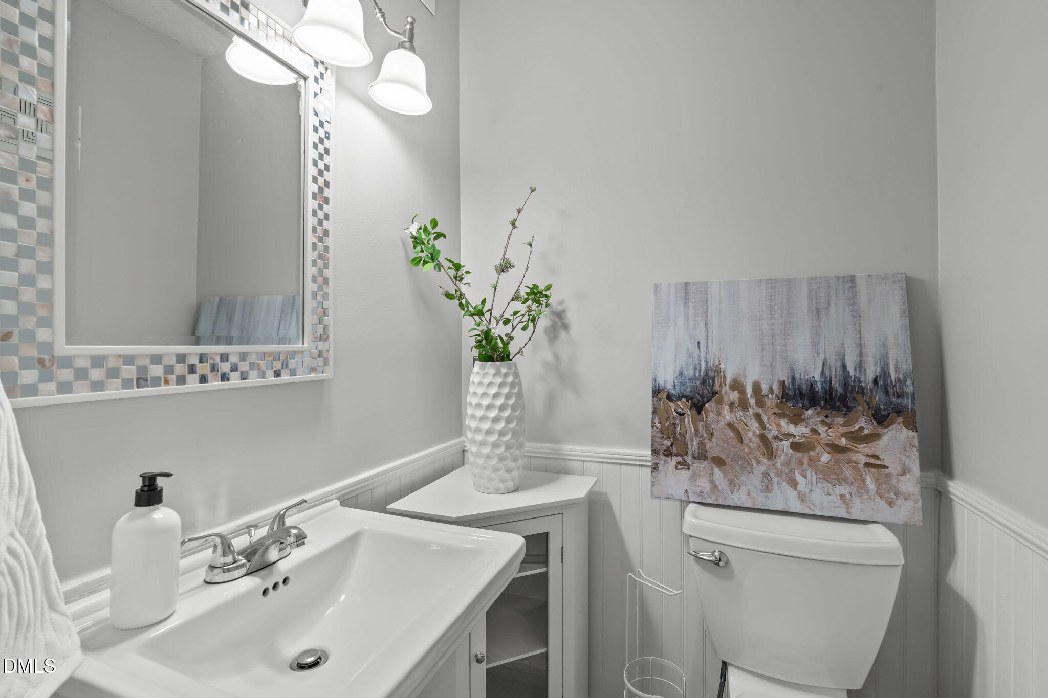 203 Oak Hollow Court