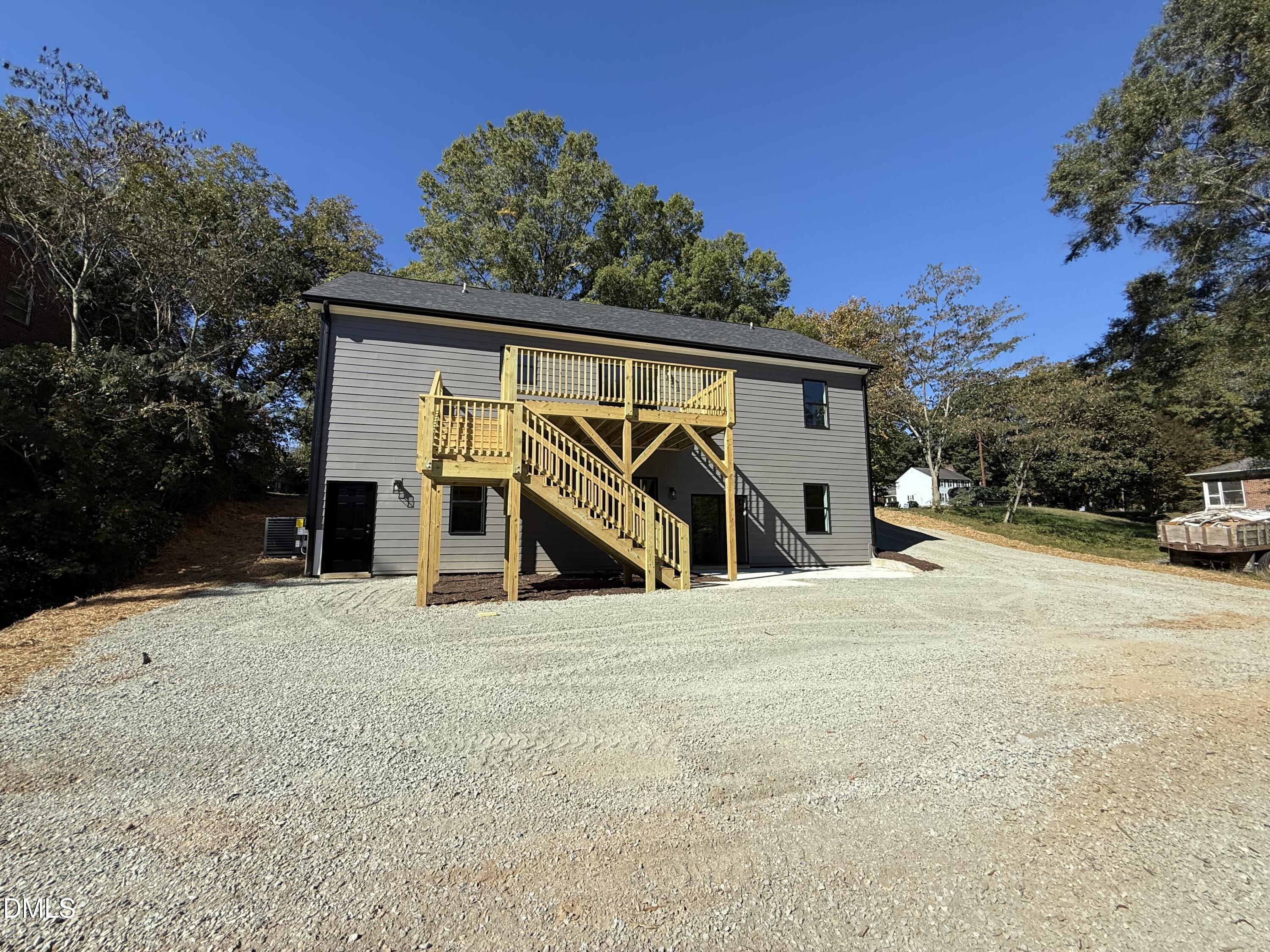 527 Tarleton Avenue