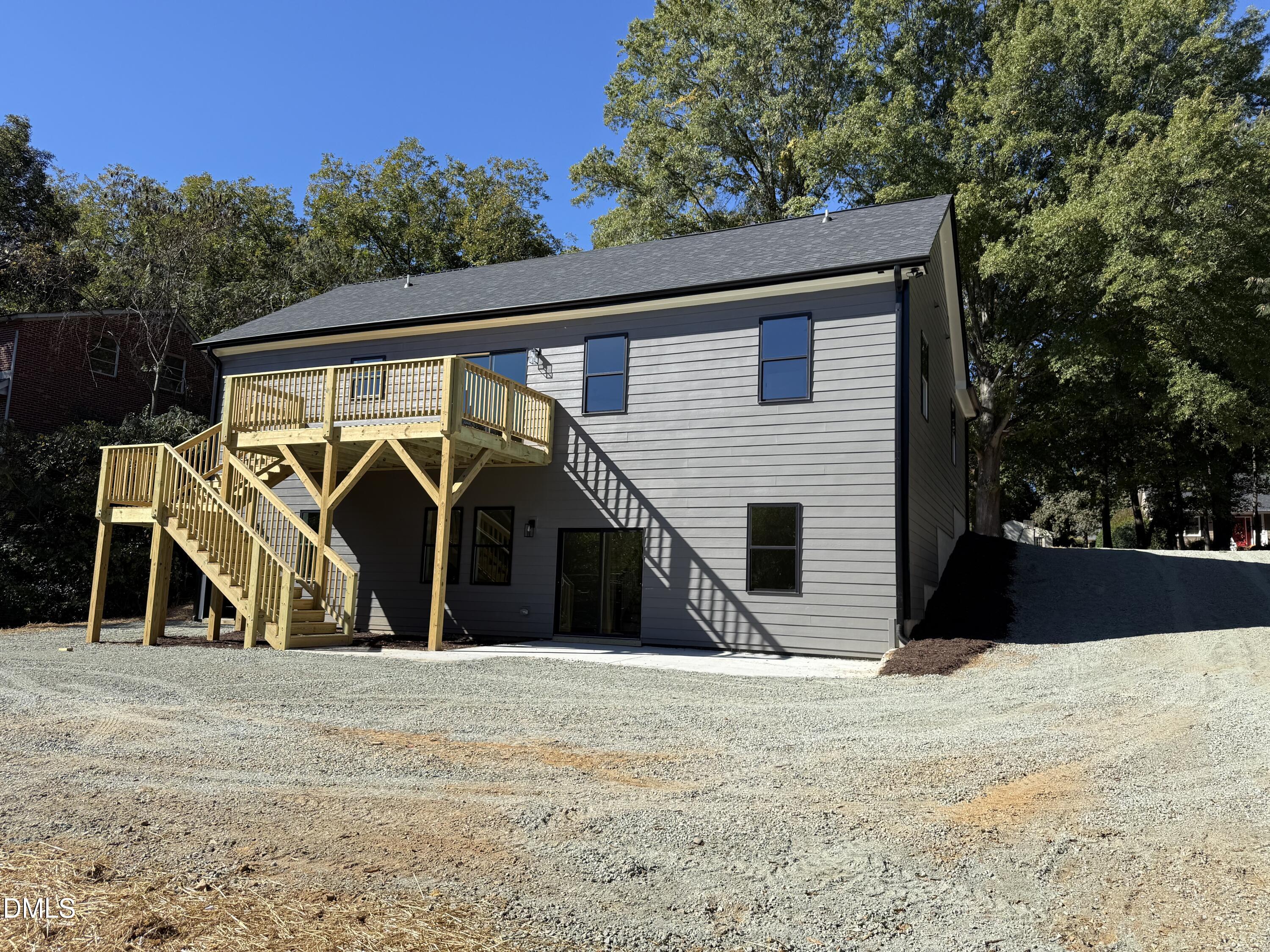 527 Tarleton Avenue