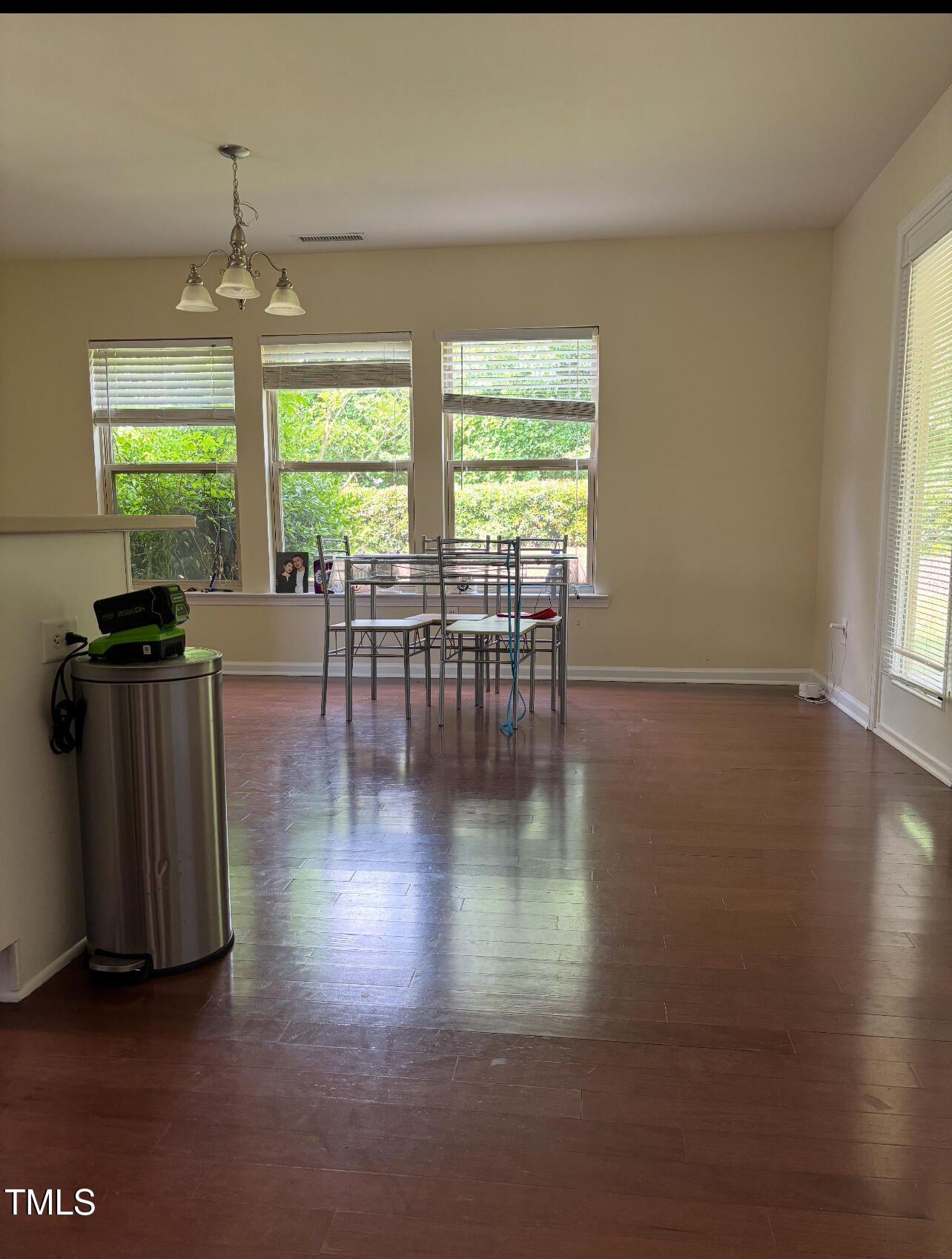 525 Abbey Fields Loop