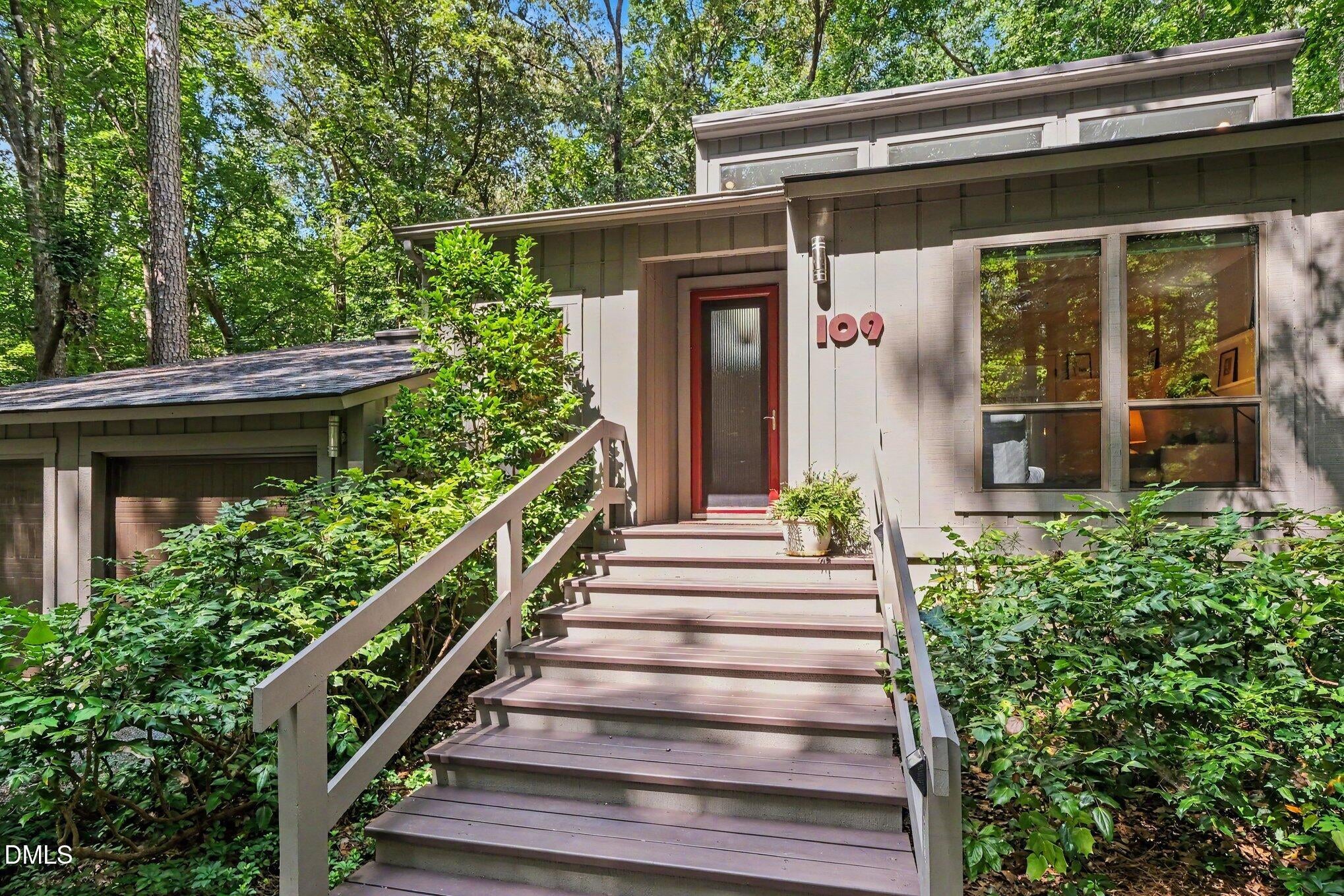109 Creekwood