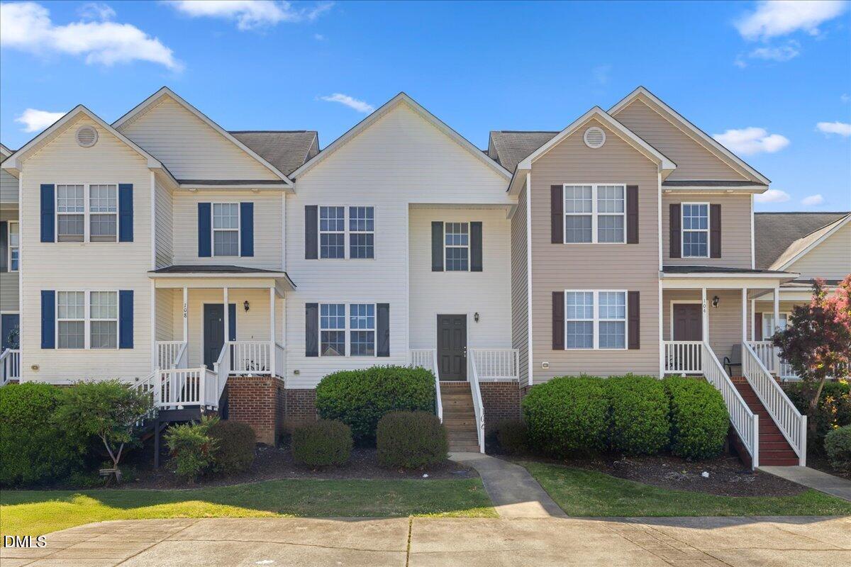 106 Piccadilly Court