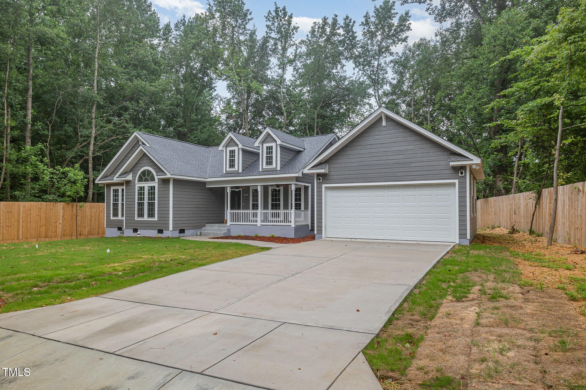 820 E Cardinal Drive