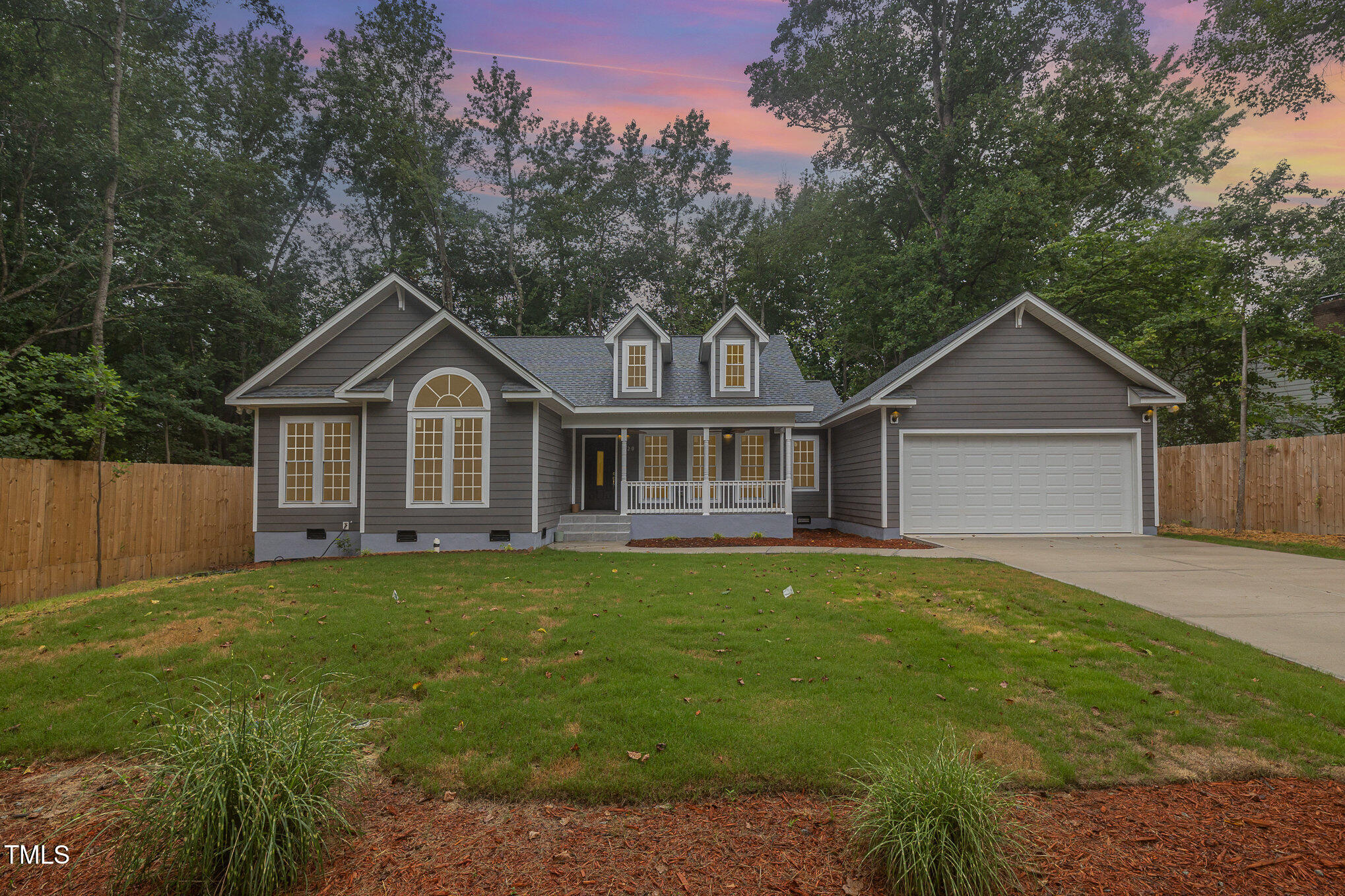 820 E Cardinal Drive