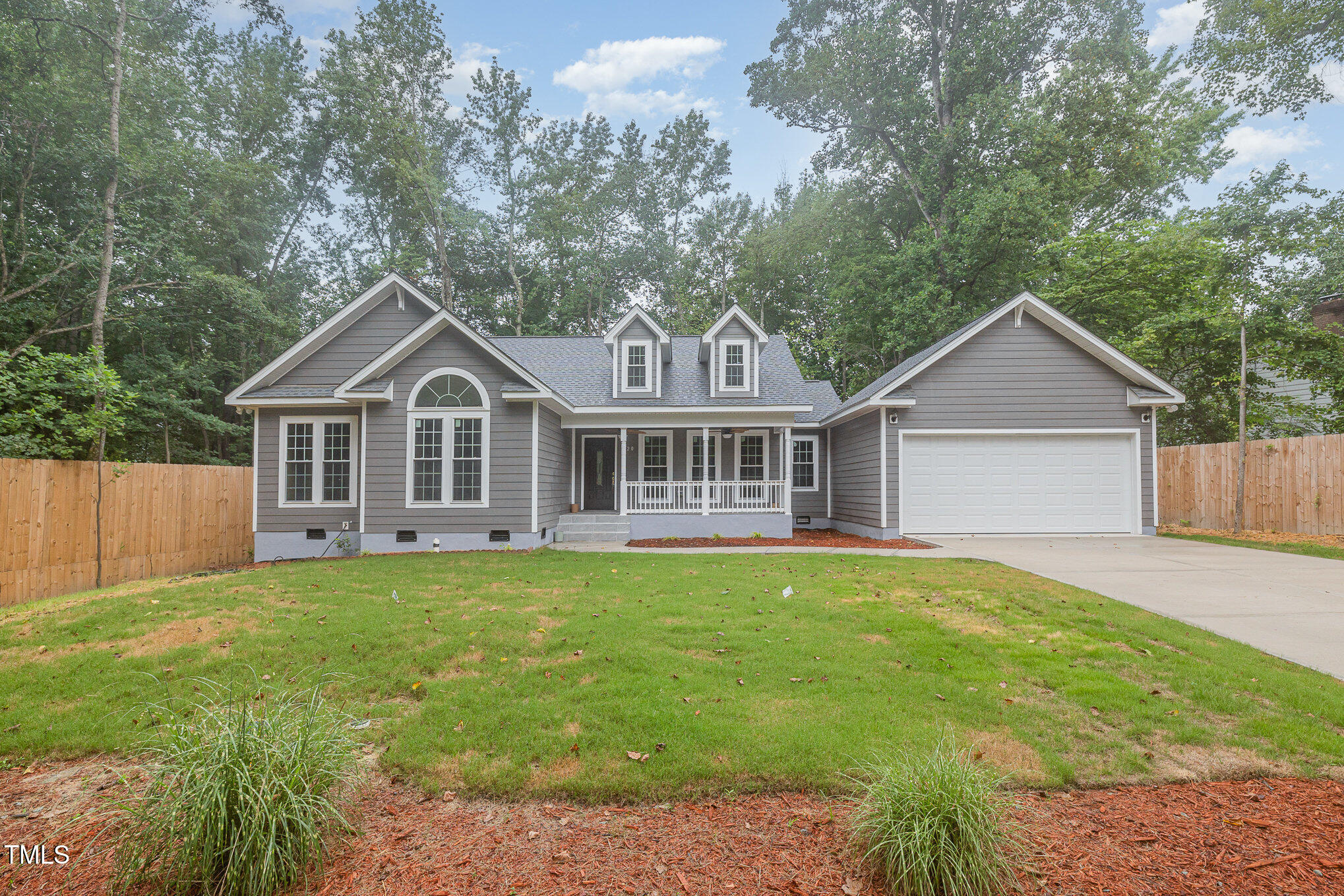 820 E Cardinal Drive