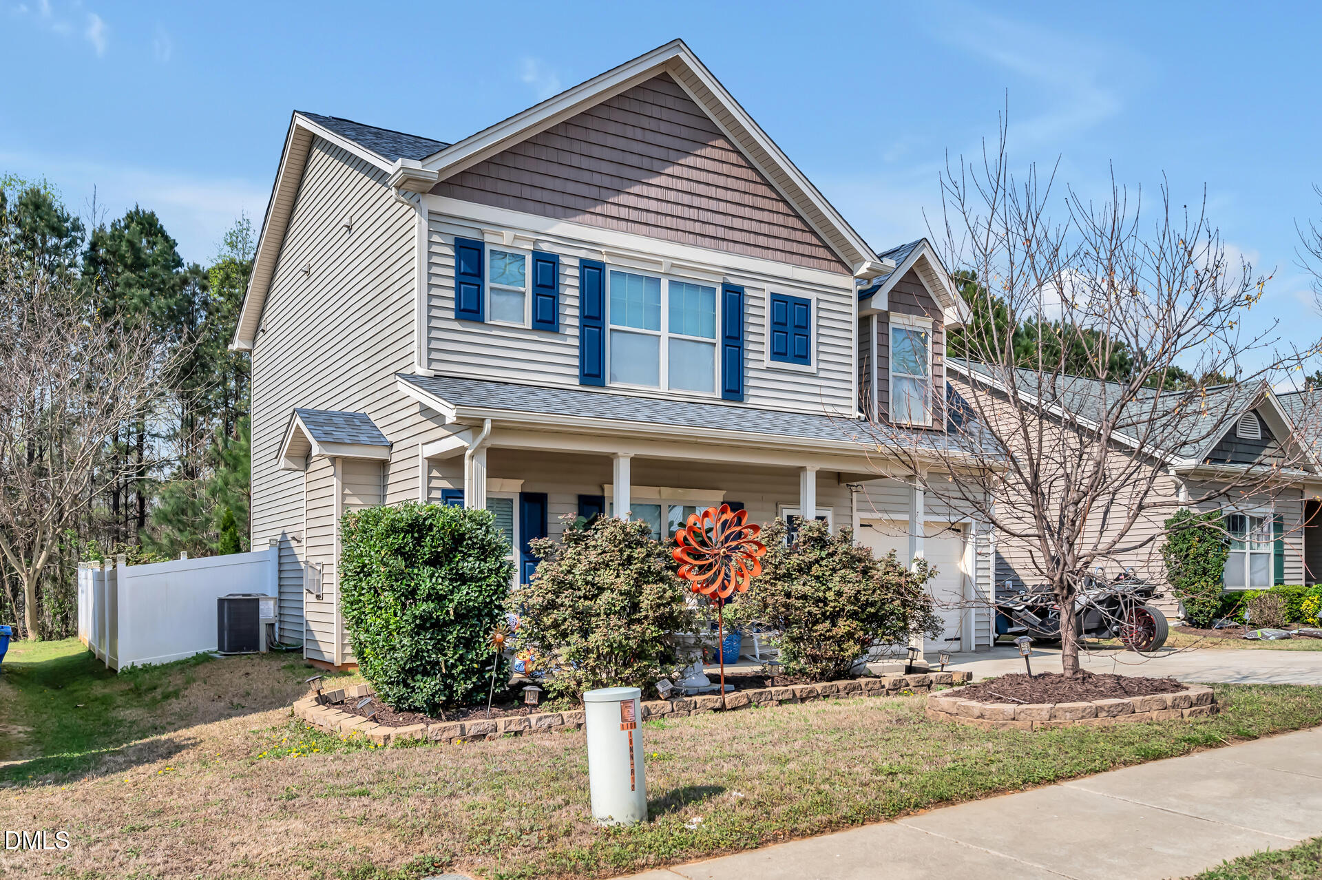 916 Bridlemine Drive