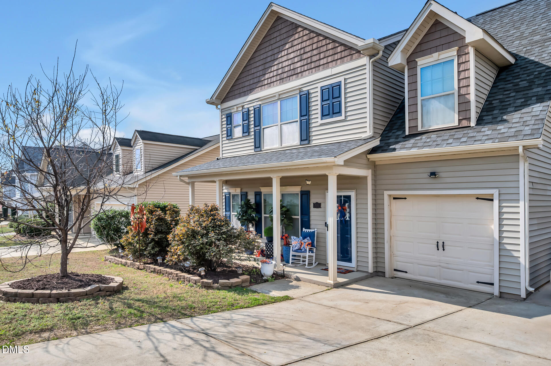 916 Bridlemine Drive