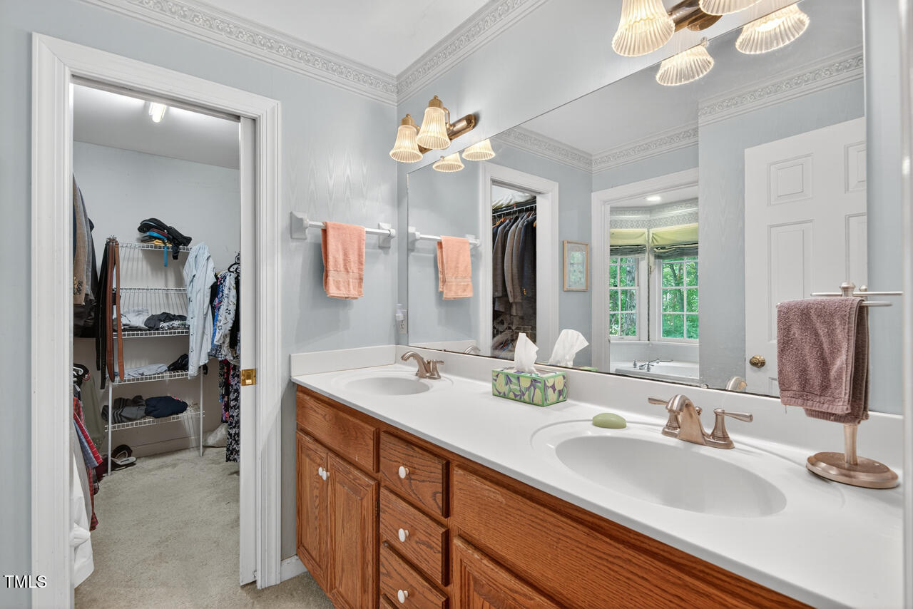 Hillsborough, North Carolina 27278, United States, 4 Bedrooms Bedrooms, ,3 BathroomsBathrooms,Residential,Active,198978