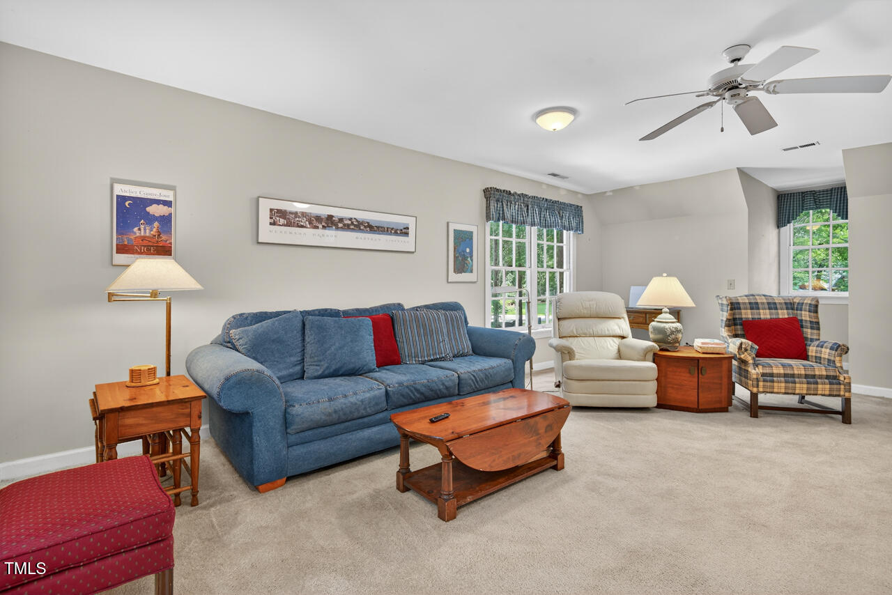 Hillsborough, North Carolina 27278, United States, 4 Bedrooms Bedrooms, ,3 BathroomsBathrooms,Residential,Active,198978