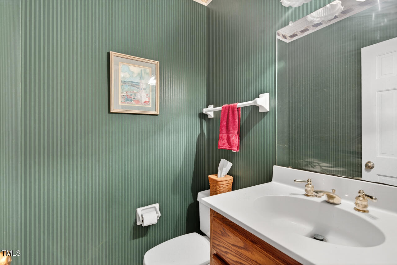 Hillsborough, North Carolina 27278, United States, 4 Bedrooms Bedrooms, ,3 BathroomsBathrooms,Residential,Active,198978