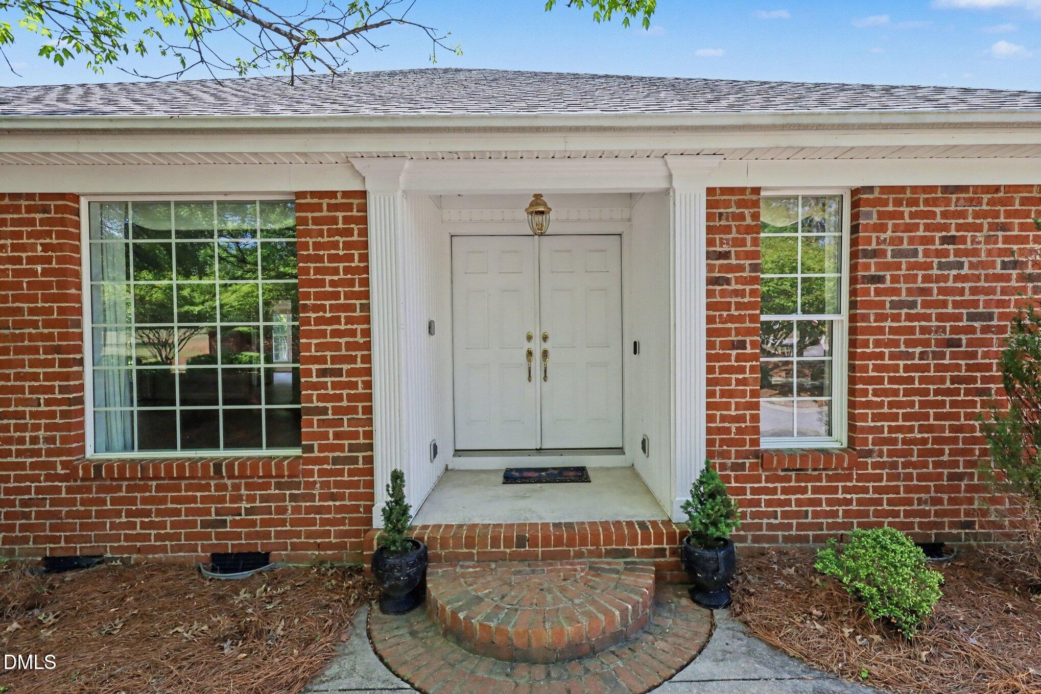 901 Carob Court