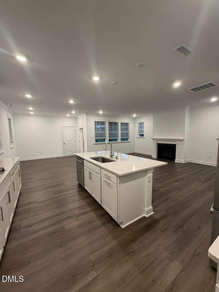 704 Longleaf Grv Lane