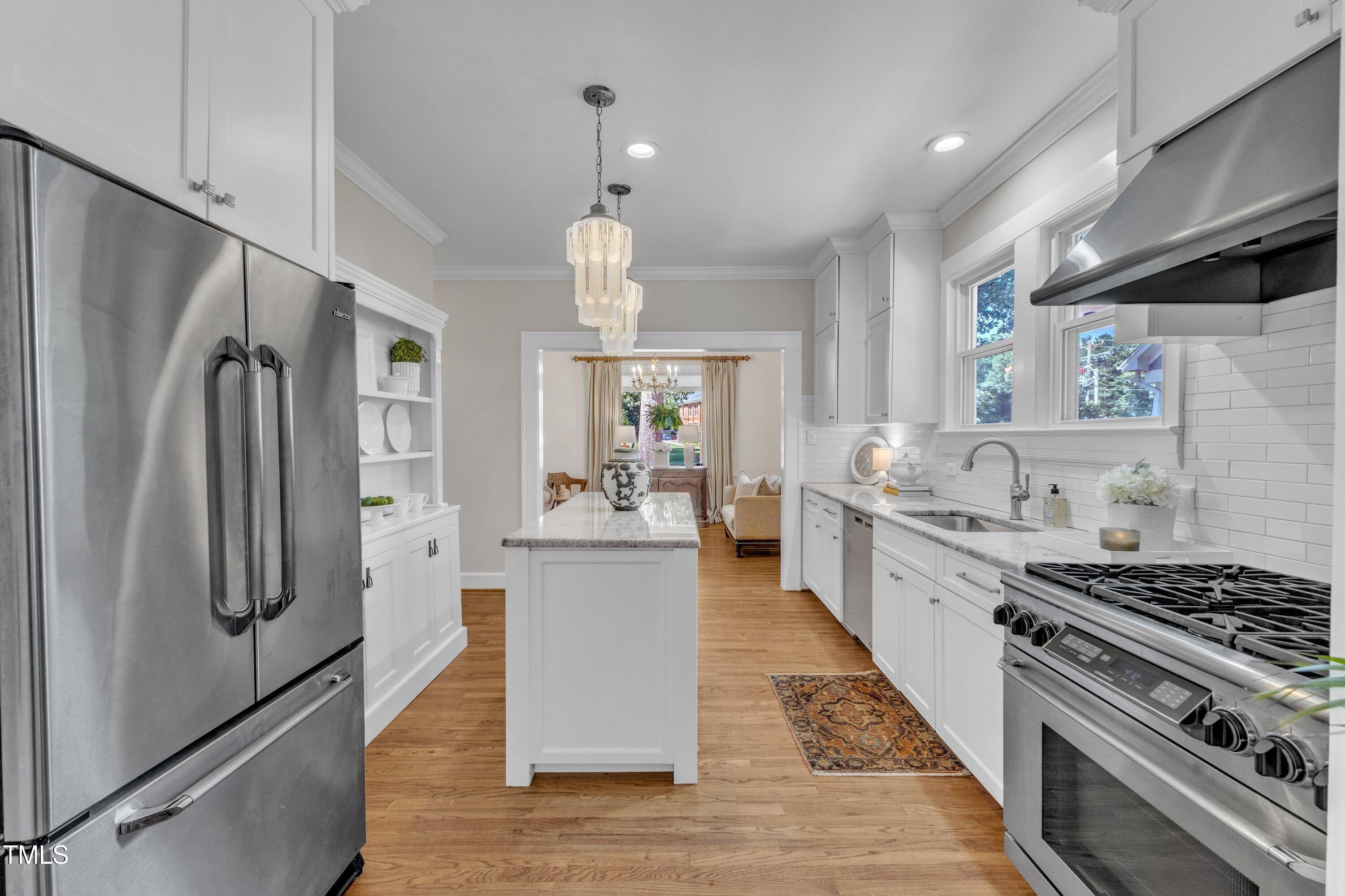 Raleigh, North Carolina 27608, United States, 5 Bedrooms Bedrooms, ,4 BathroomsBathrooms,Residential,Active,157652