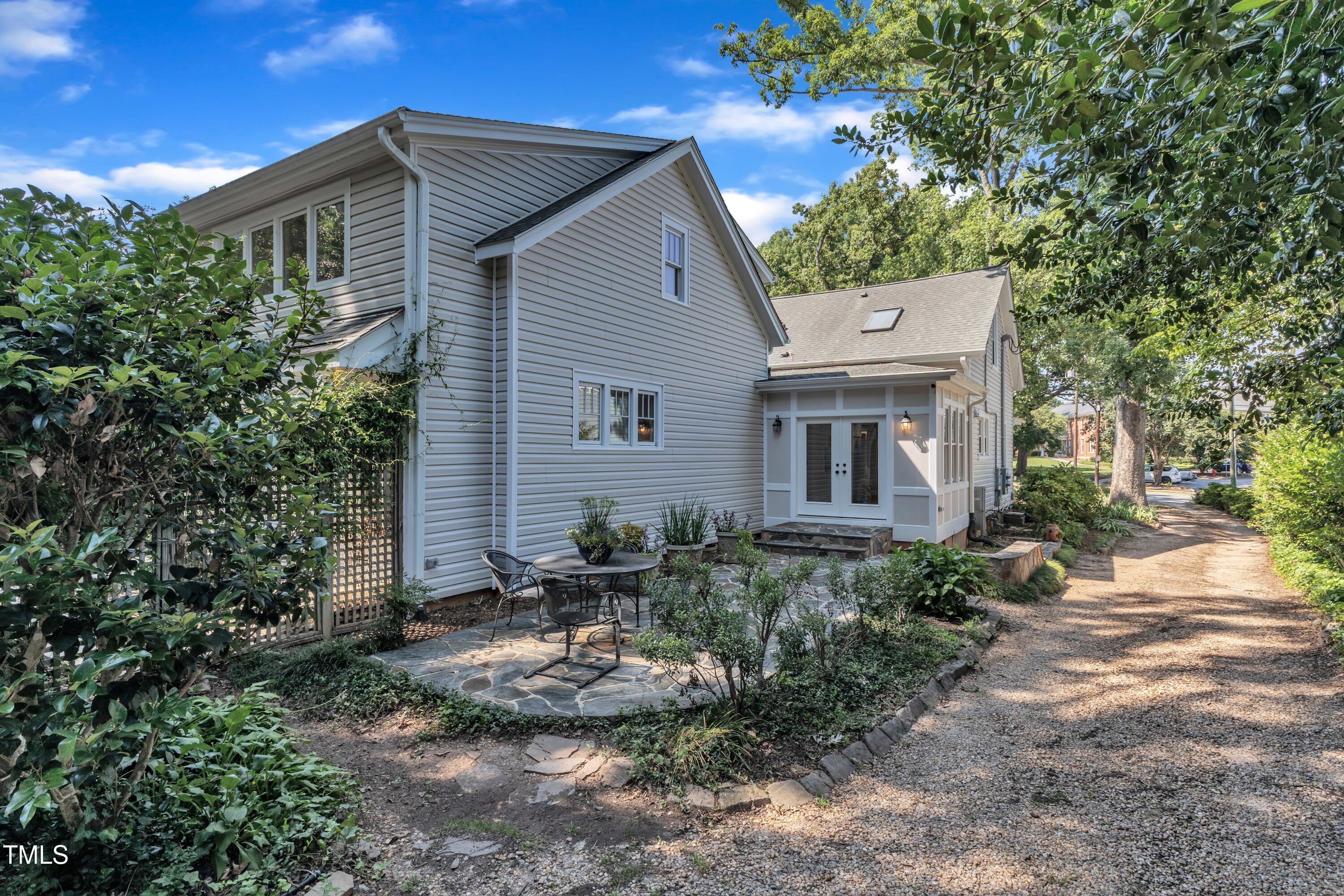 Raleigh, North Carolina 27608, United States, 5 Bedrooms Bedrooms, ,4 BathroomsBathrooms,Residential,Active,157652