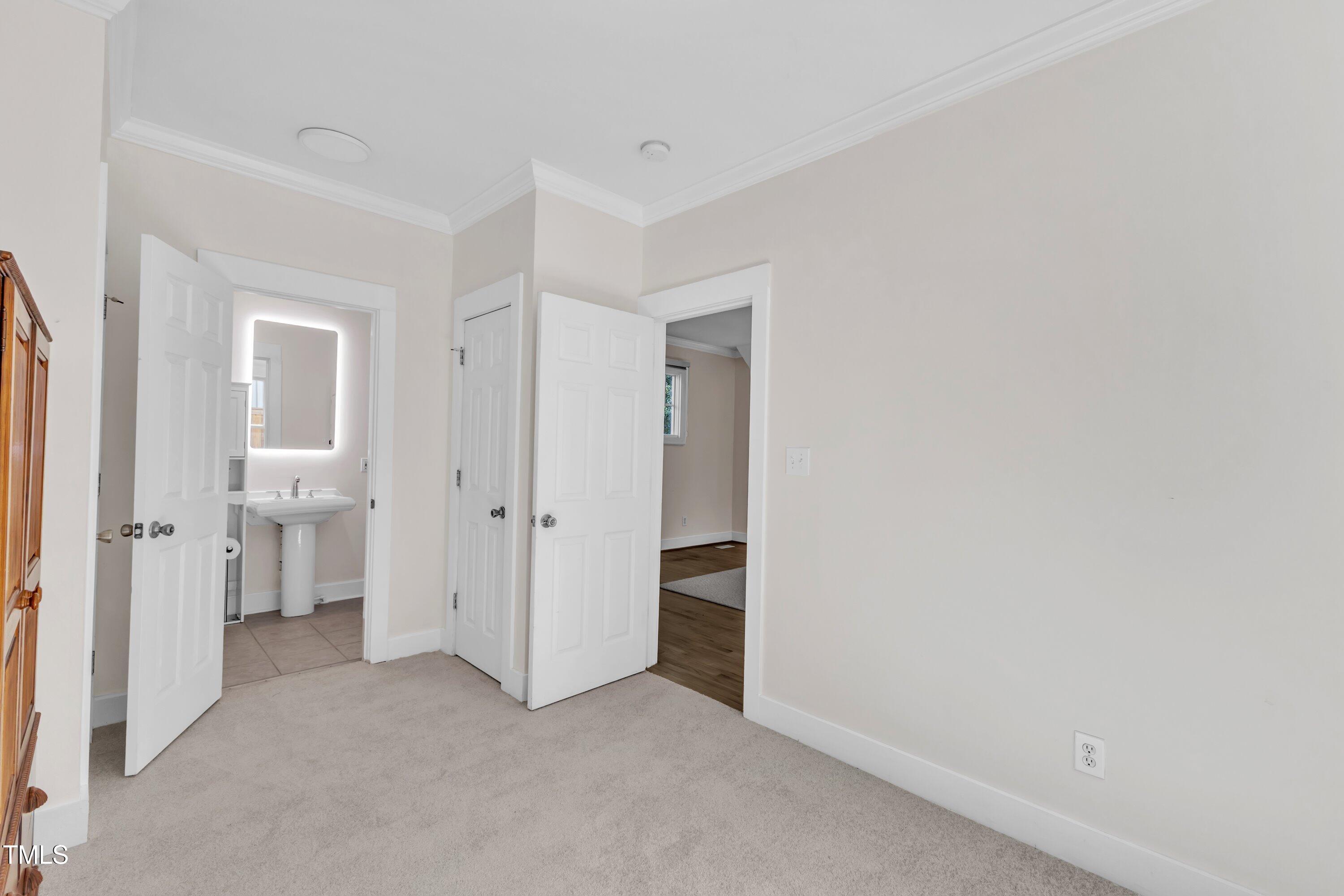 Raleigh, North Carolina 27608, United States, 5 Bedrooms Bedrooms, ,4 BathroomsBathrooms,Residential,Active,157652