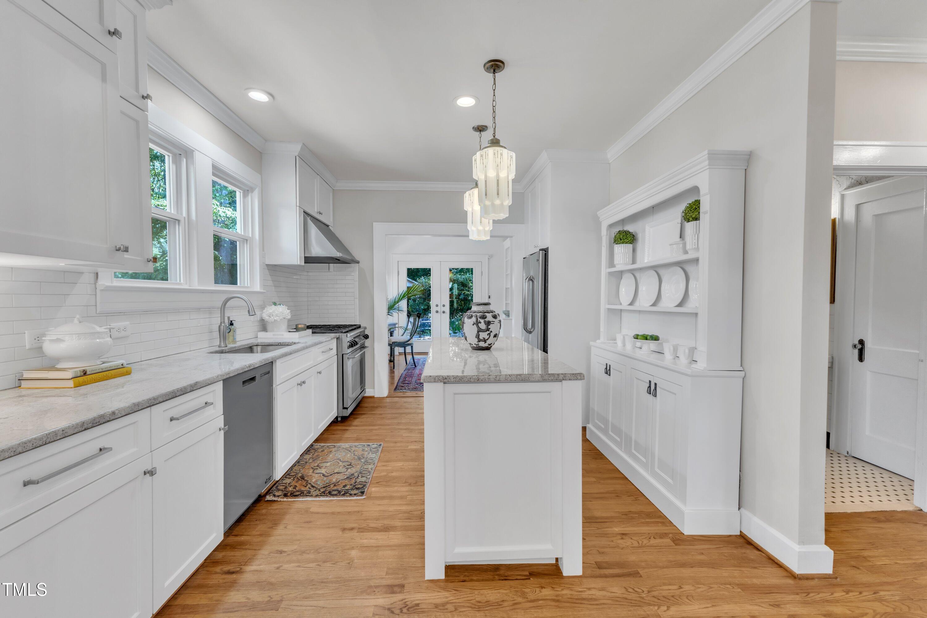 Raleigh, North Carolina 27608, United States, 5 Bedrooms Bedrooms, ,4 BathroomsBathrooms,Residential,Active,157652