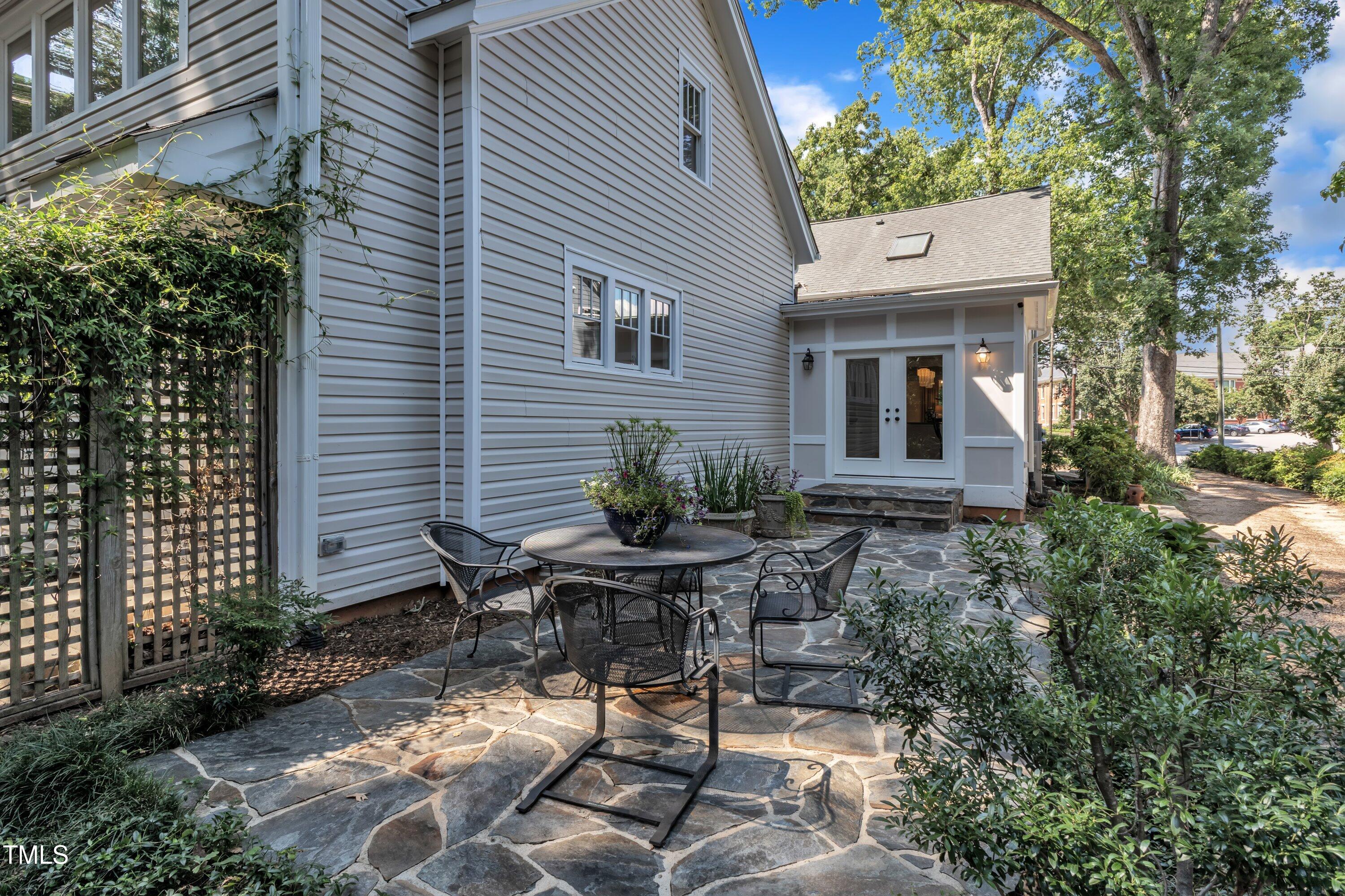 Raleigh, North Carolina 27608, United States, 5 Bedrooms Bedrooms, ,4 BathroomsBathrooms,Residential,Active,157652