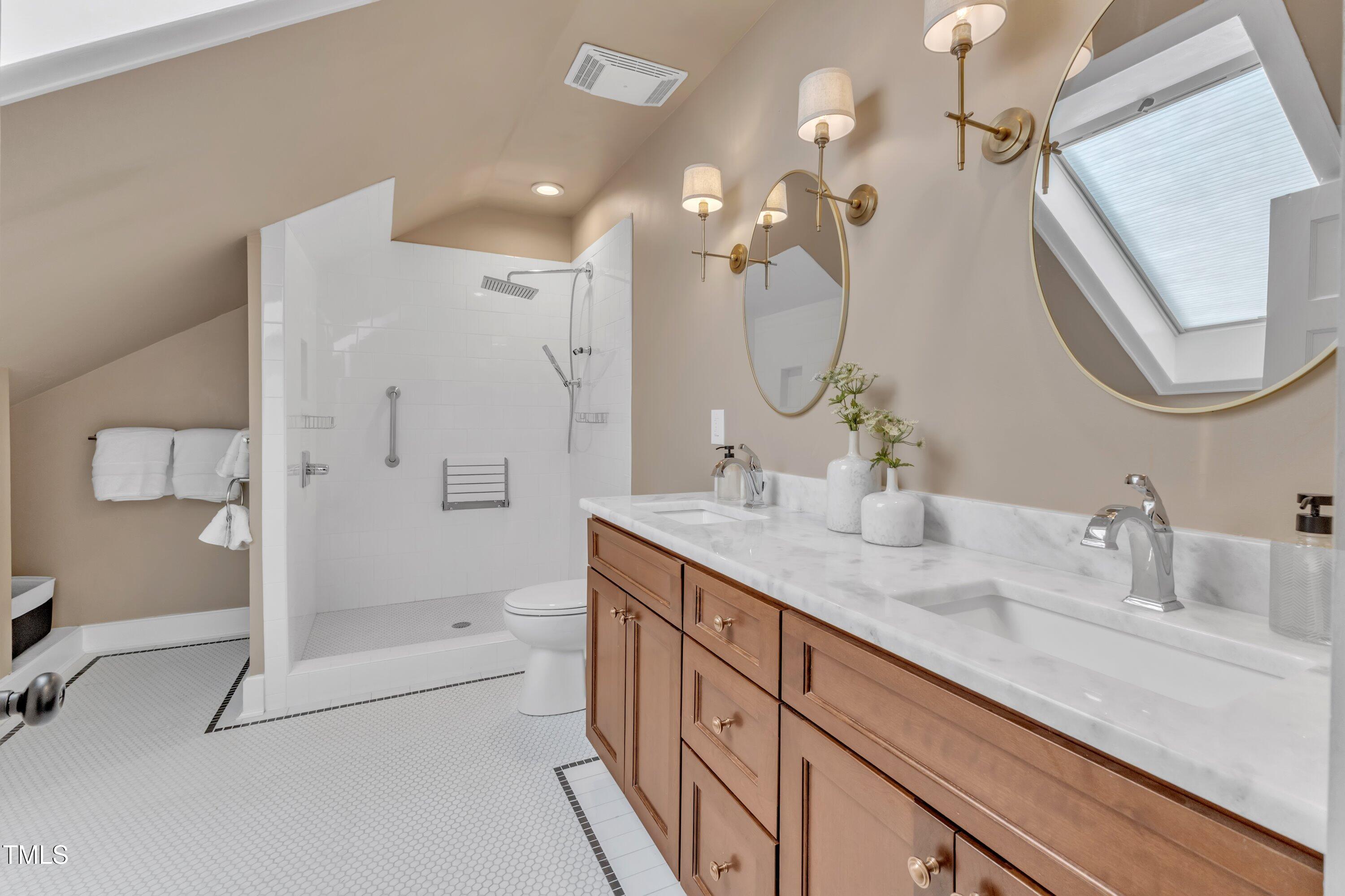 Raleigh, North Carolina 27608, United States, 5 Bedrooms Bedrooms, ,4 BathroomsBathrooms,Residential,Active,157652