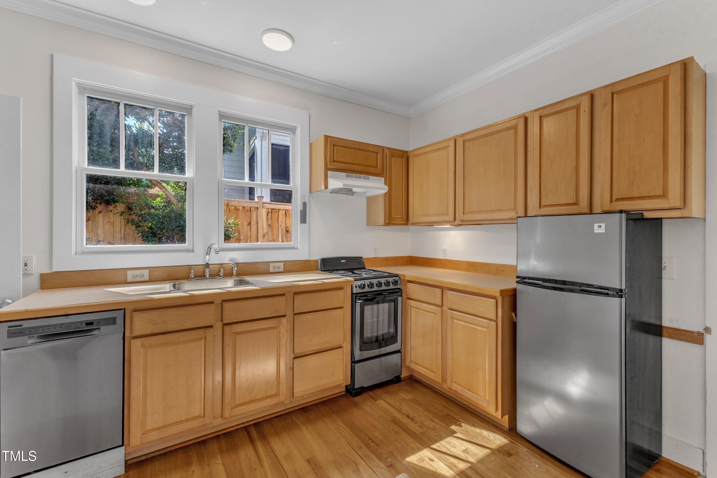 Raleigh, North Carolina 27608, United States, 5 Bedrooms Bedrooms, ,4 BathroomsBathrooms,Residential,Active,157652