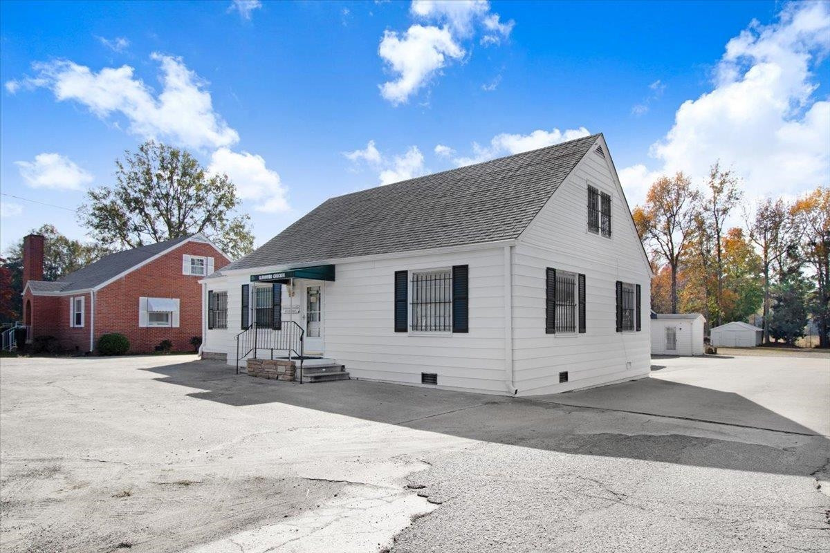 1117 W Market Street