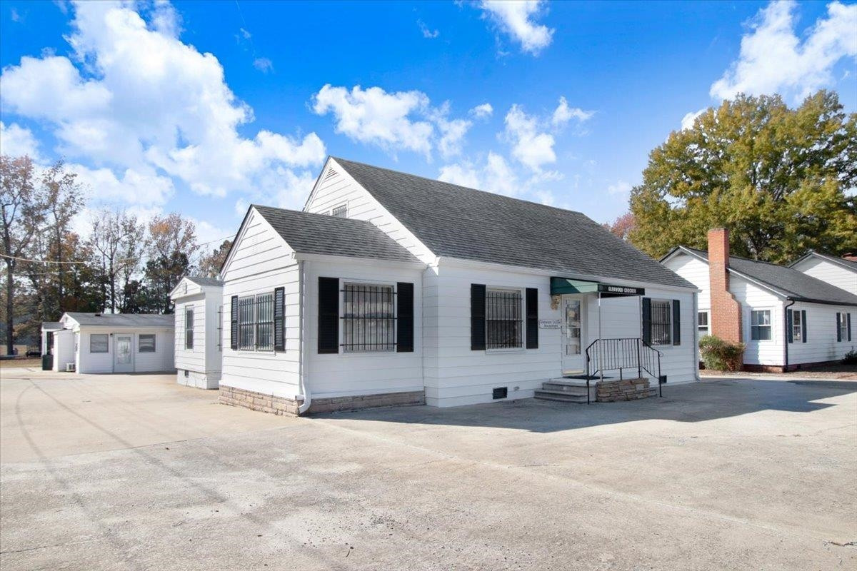 1117 W Market Street