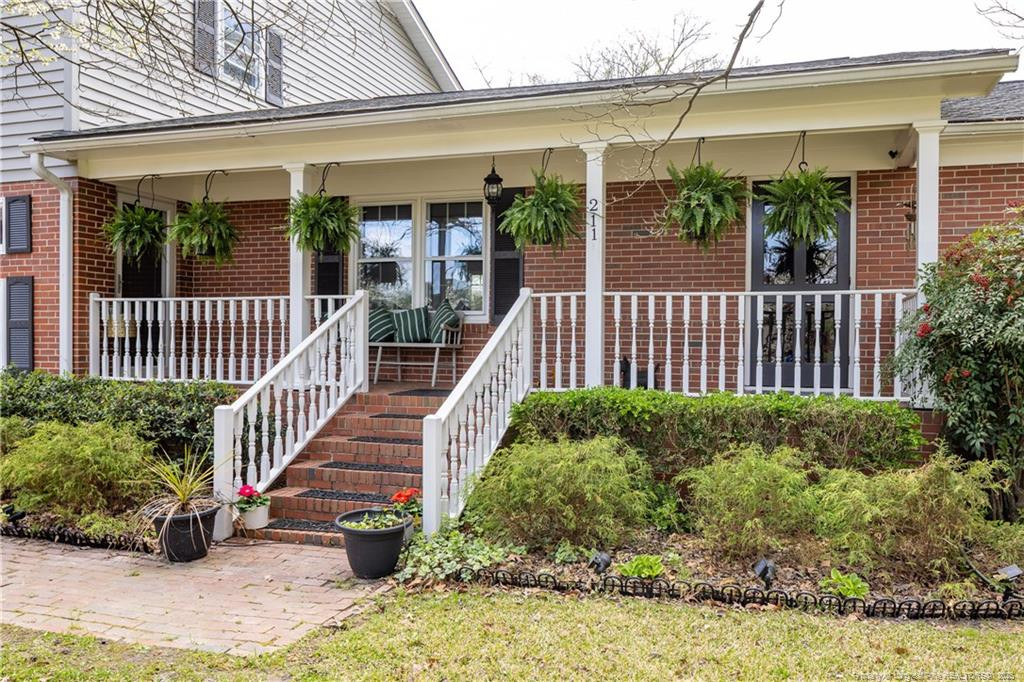 211 Edgewood Avenue