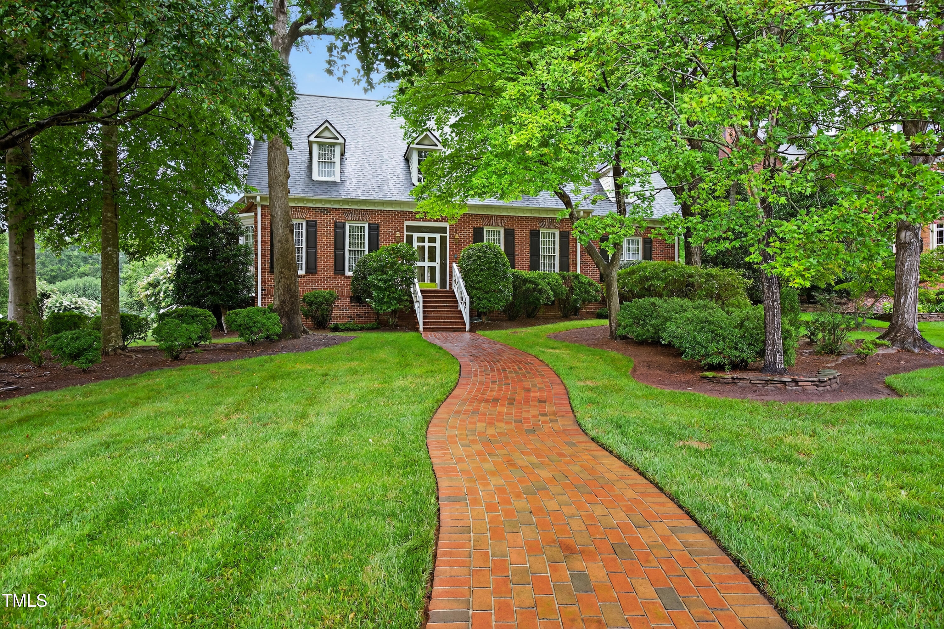 1 Starmount Farms Court