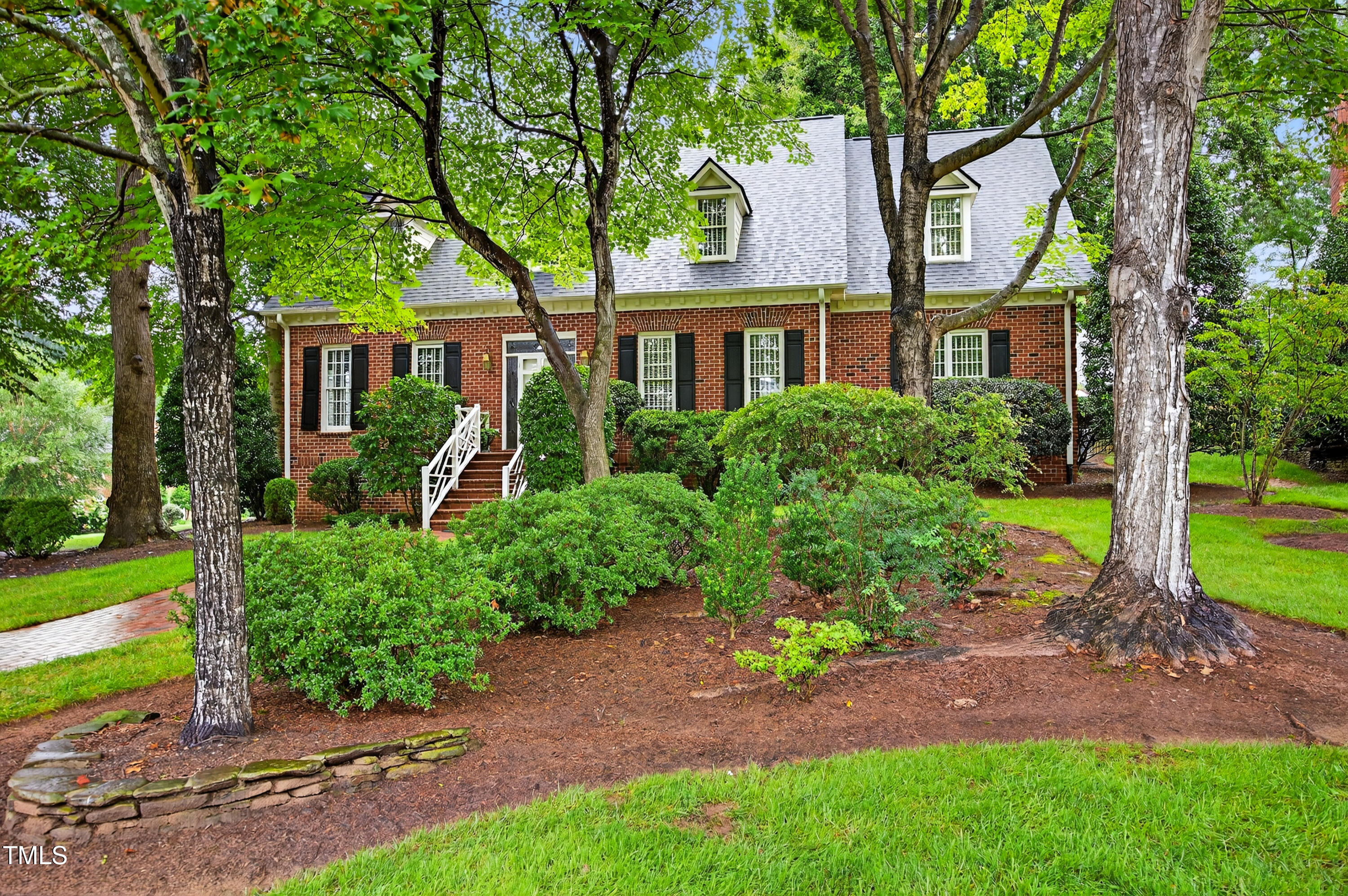 1 Starmount Farms Court