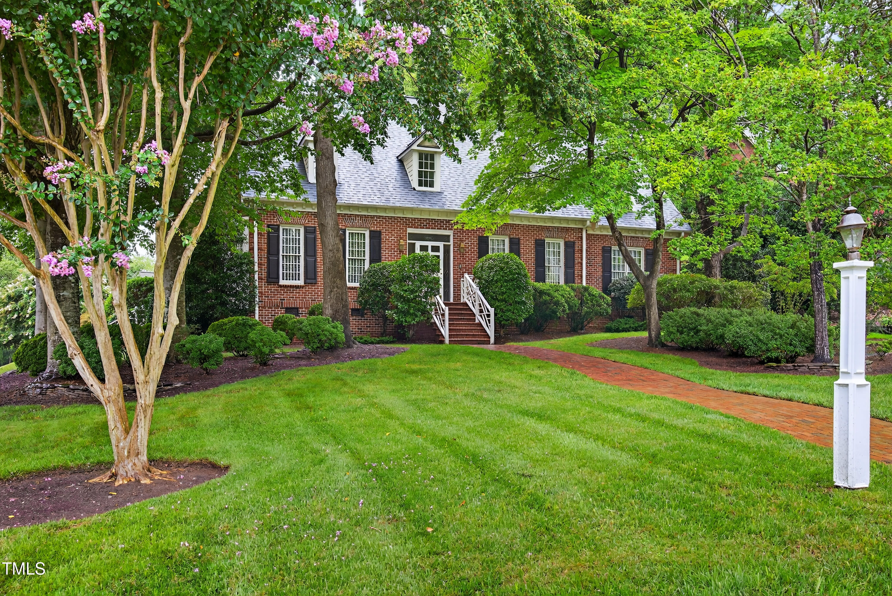 1 Starmount Farms Court