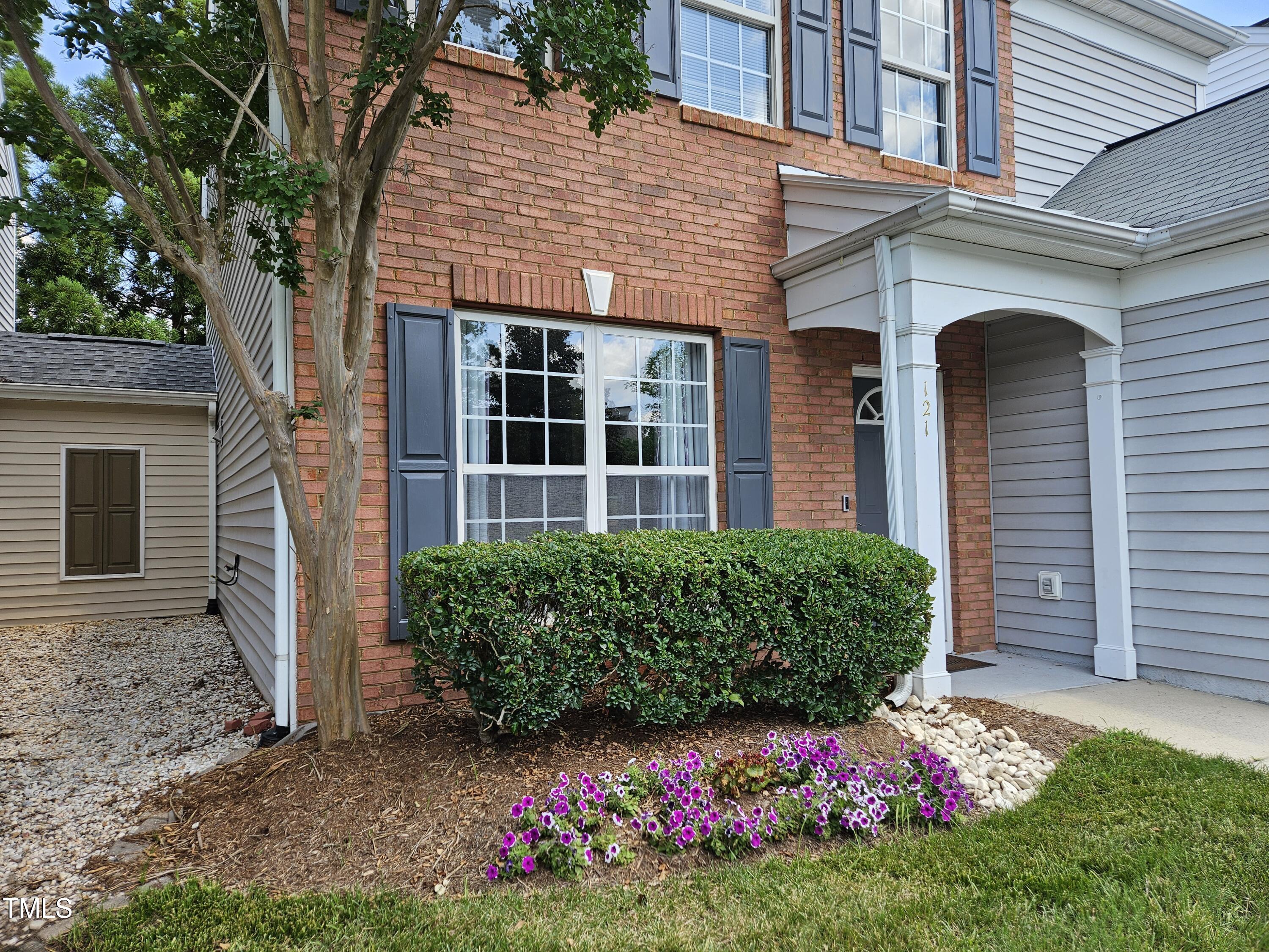 121 Brentfield Loop