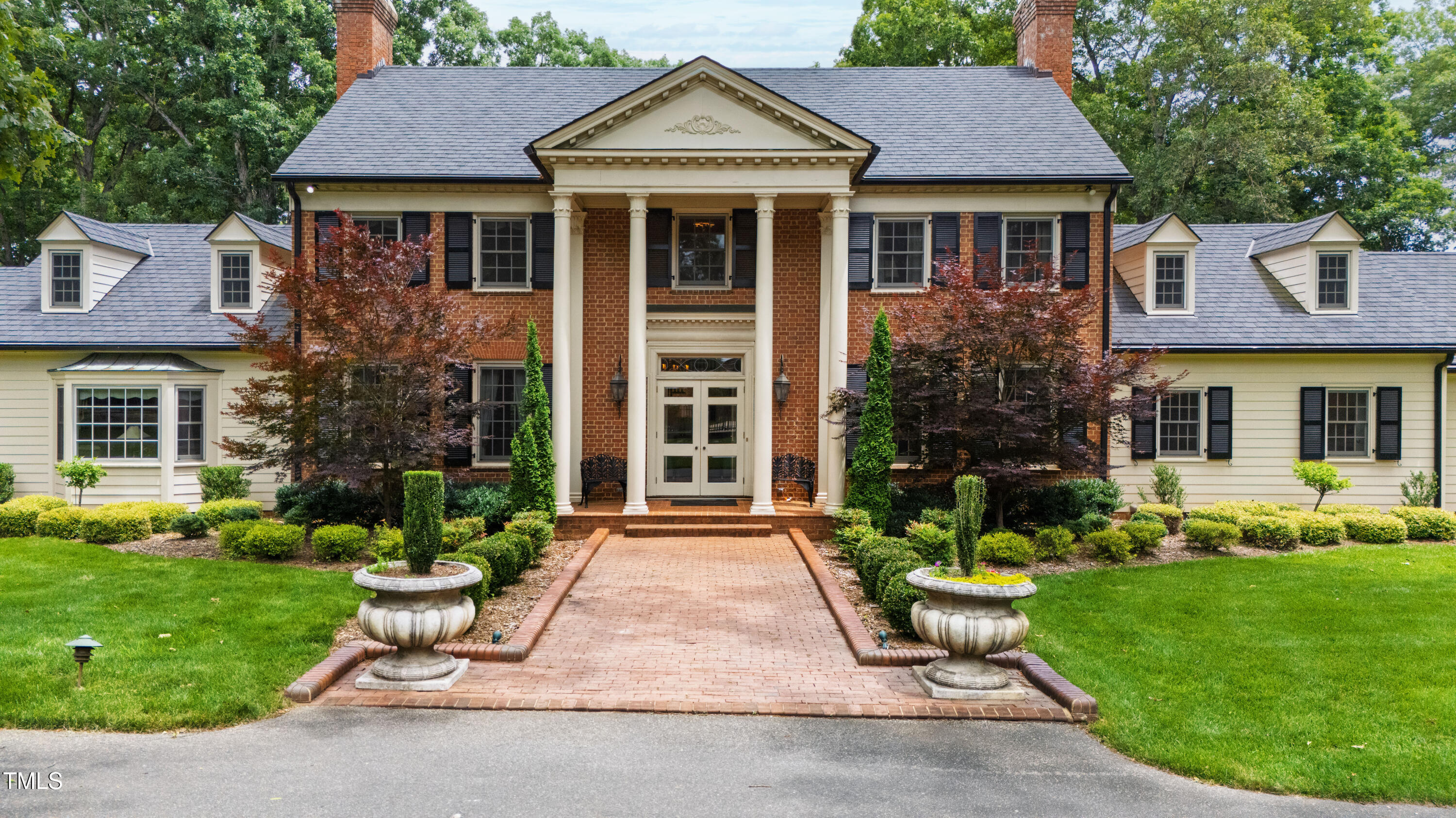 820 Kenmore Road
